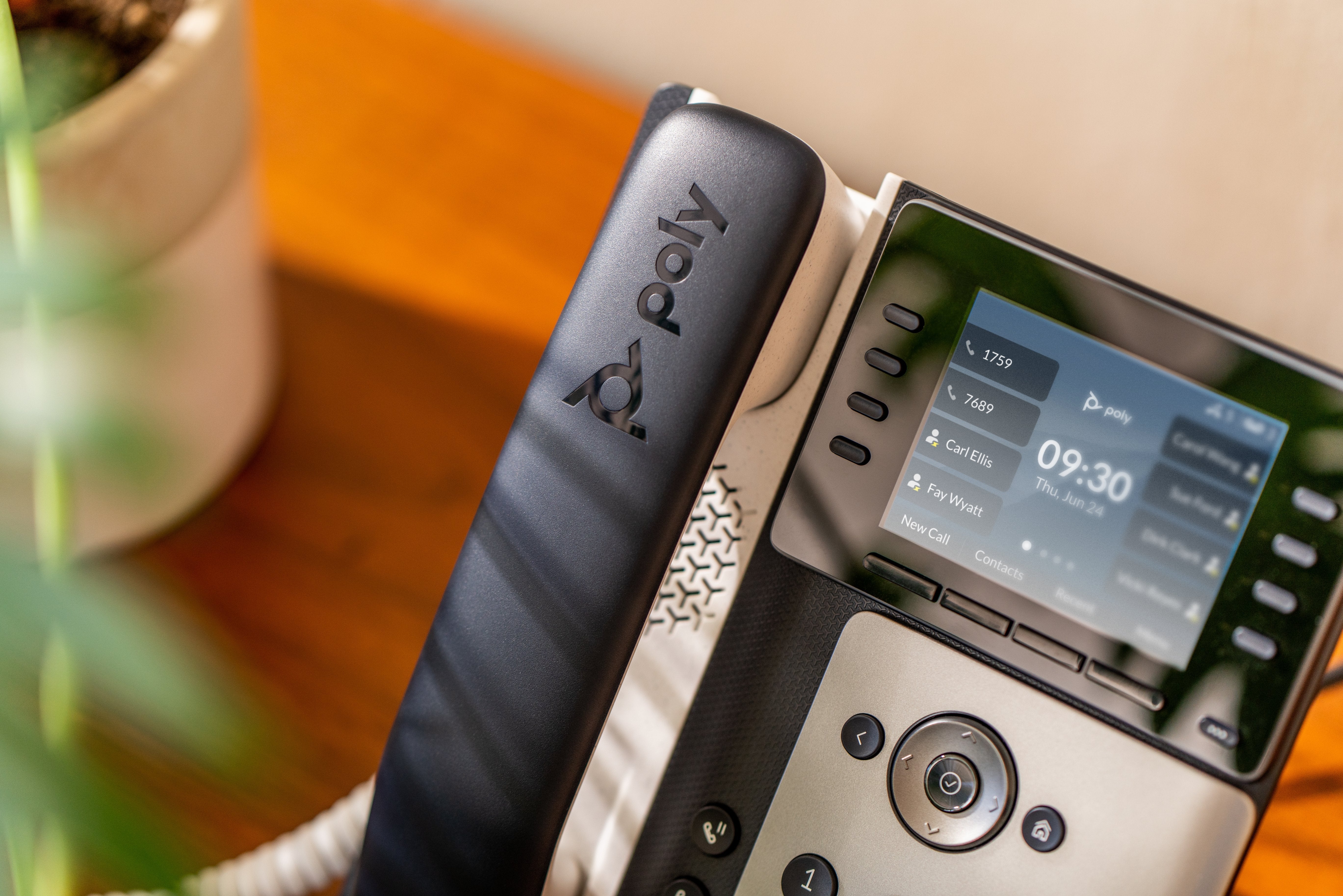 EAN 0197497341379 - Poly Edge E350 IP Phone and PoE-enabled teléfono IP Negro 8 líneas IPS Wifi imagen 6
