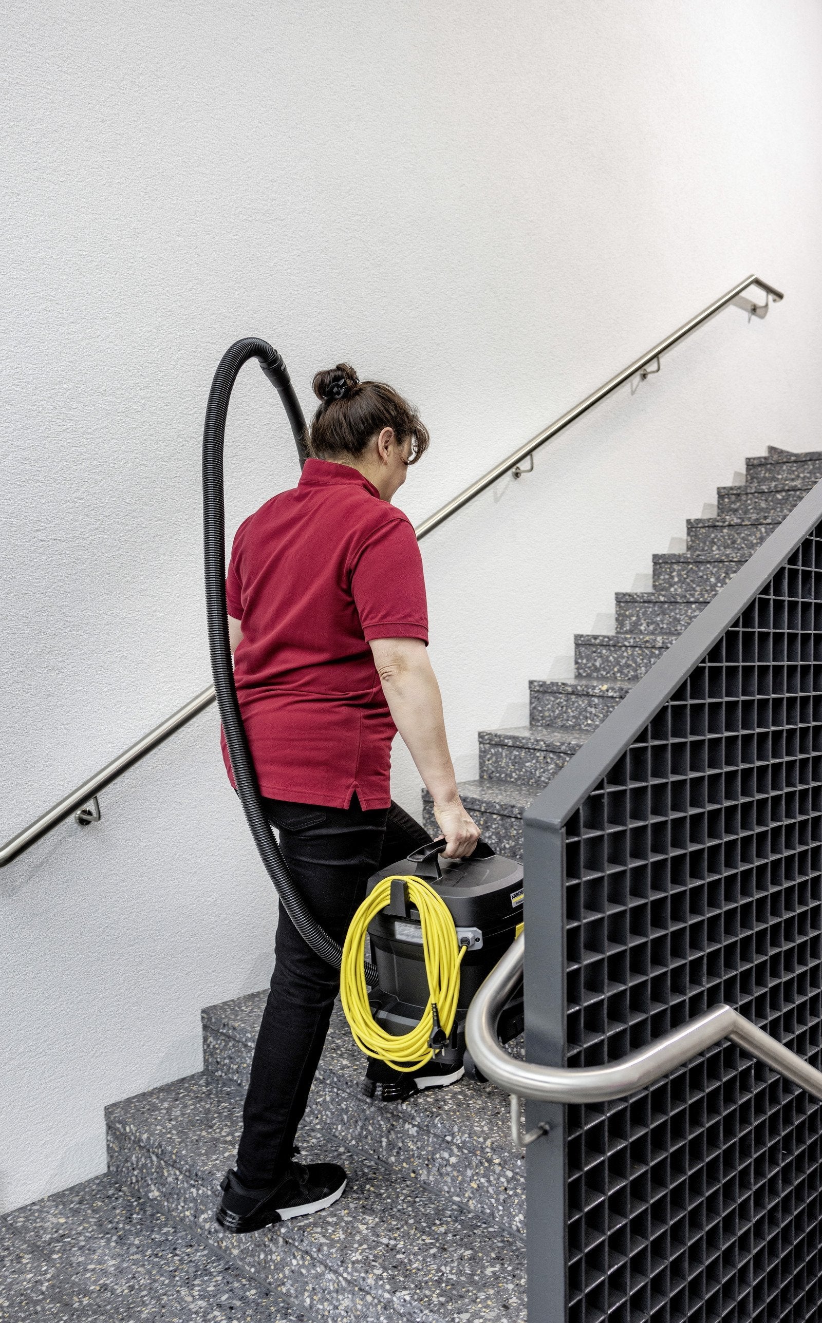 Vacuum Cleaner Karcher Input Power 850 W Dust Capacity 11 L Drum Vacuum Cleaning Type Dry Dust Container Dust Bag Colour Black 1.527-222.0