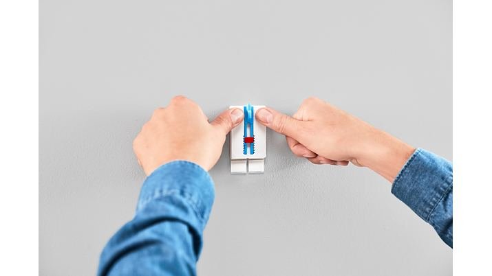 EAN 4042448537102 - TESA 77779 Interior Colgador Azul, Blanco 2 pieza(s) imagen 5