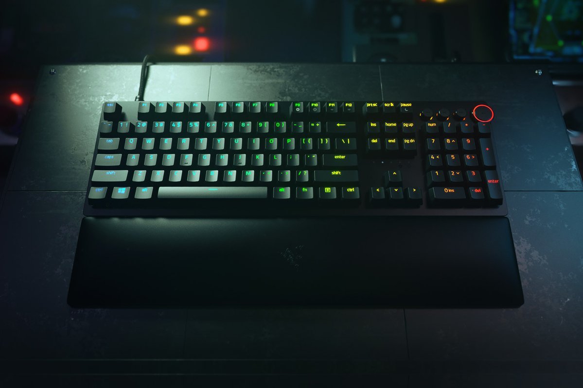Razer Huntsman V2, Teclado Gaming Negro, Disposición De, Razer Linear Optical (Rojo) Rz03-03932100-R3g1