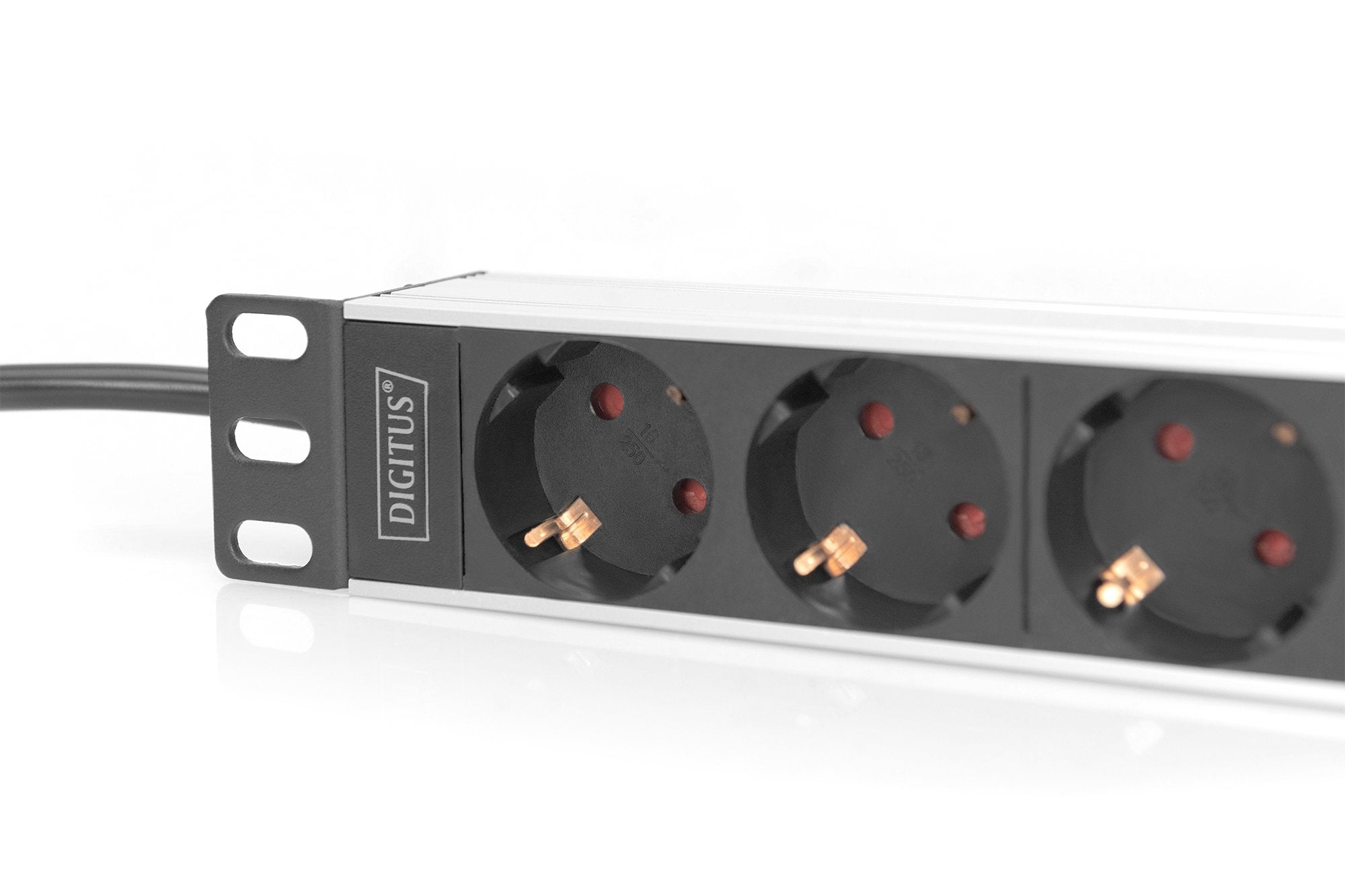 EAN 4016032474777 - Digitus DN-95418 unidad de distribución de energía (PDU) 4 salidas AC 0U/1U Negro imagen 3