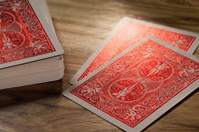 EAN 73854024409 - Bicycle METALLUXE CRIMSON RIDER BACK juego de cartas imagen 2