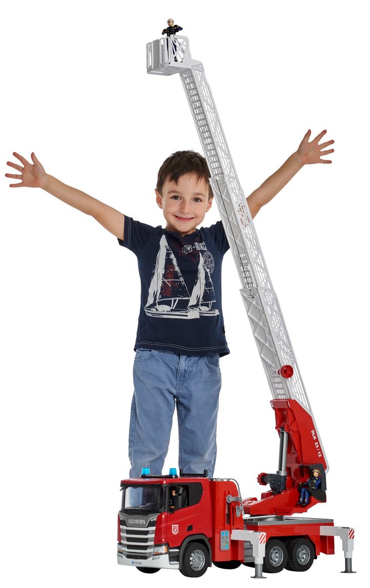 EAN 4001702035914 - BRUDER Scania Super 560R Fire engine imagen 7