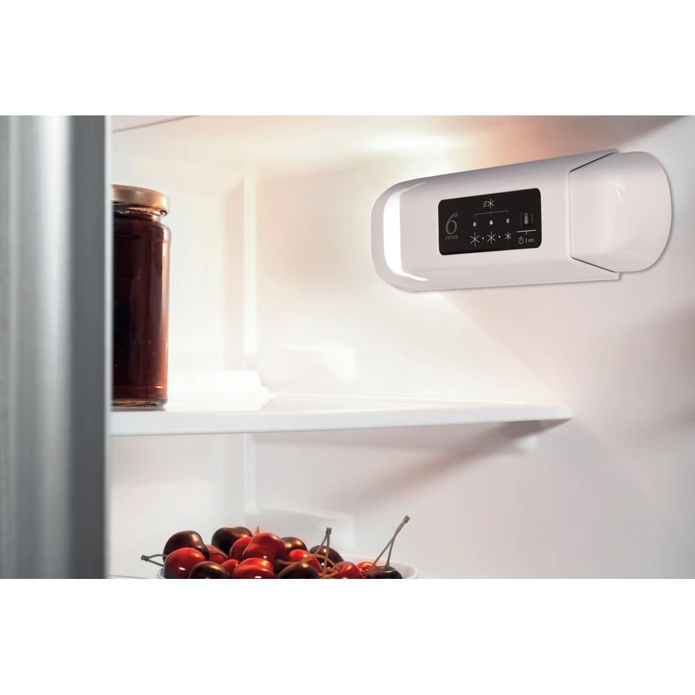 EAN 8003437054471 - Whirlpool WBUL021 frigorífico Integrado 144 L Blanco imagen 4