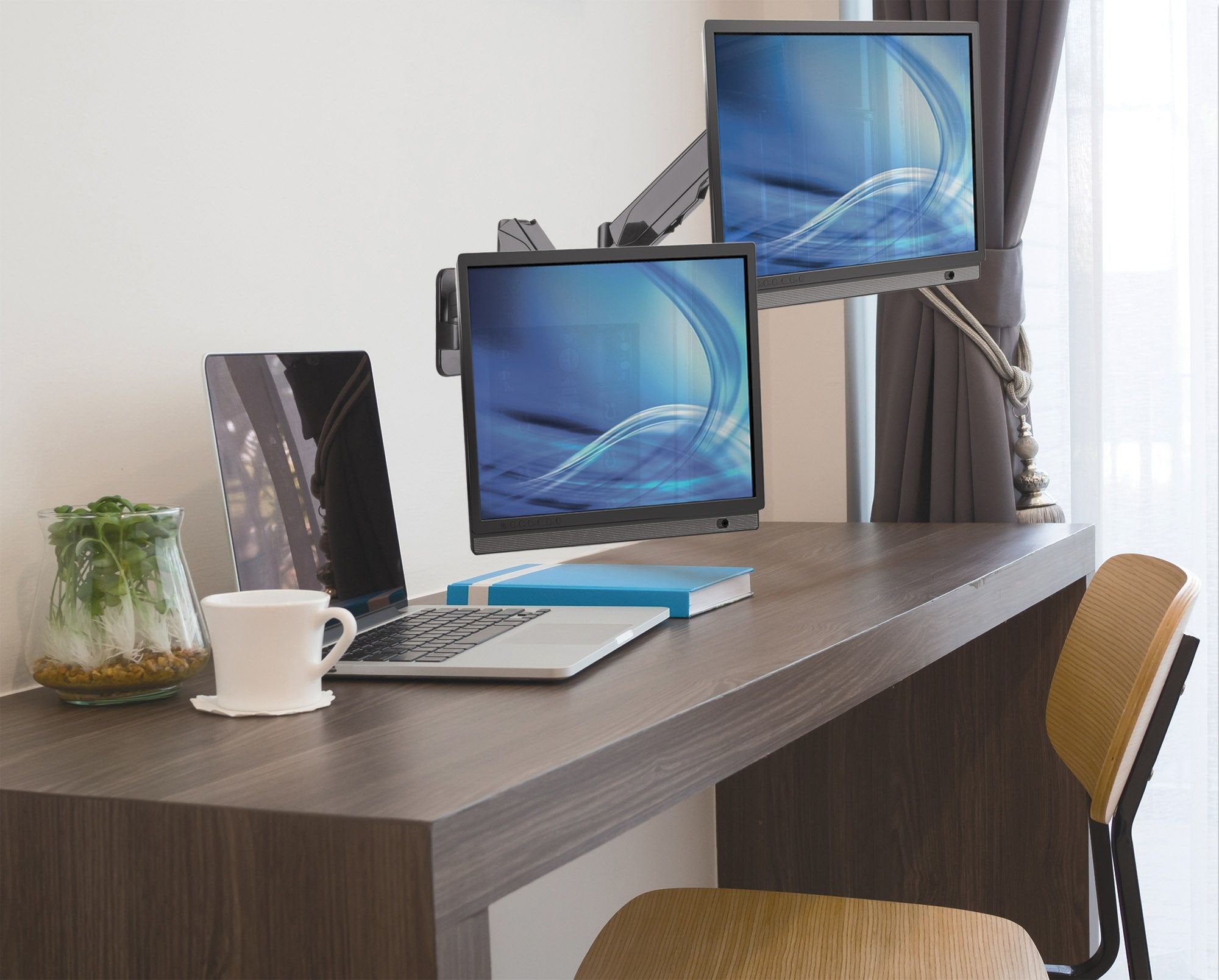 Manhattan Soporte Universal De Pared Para Dos Monitores, Con Pistones A Gas Brazos Articulados 17" A 32"  Hasta 8 Kg