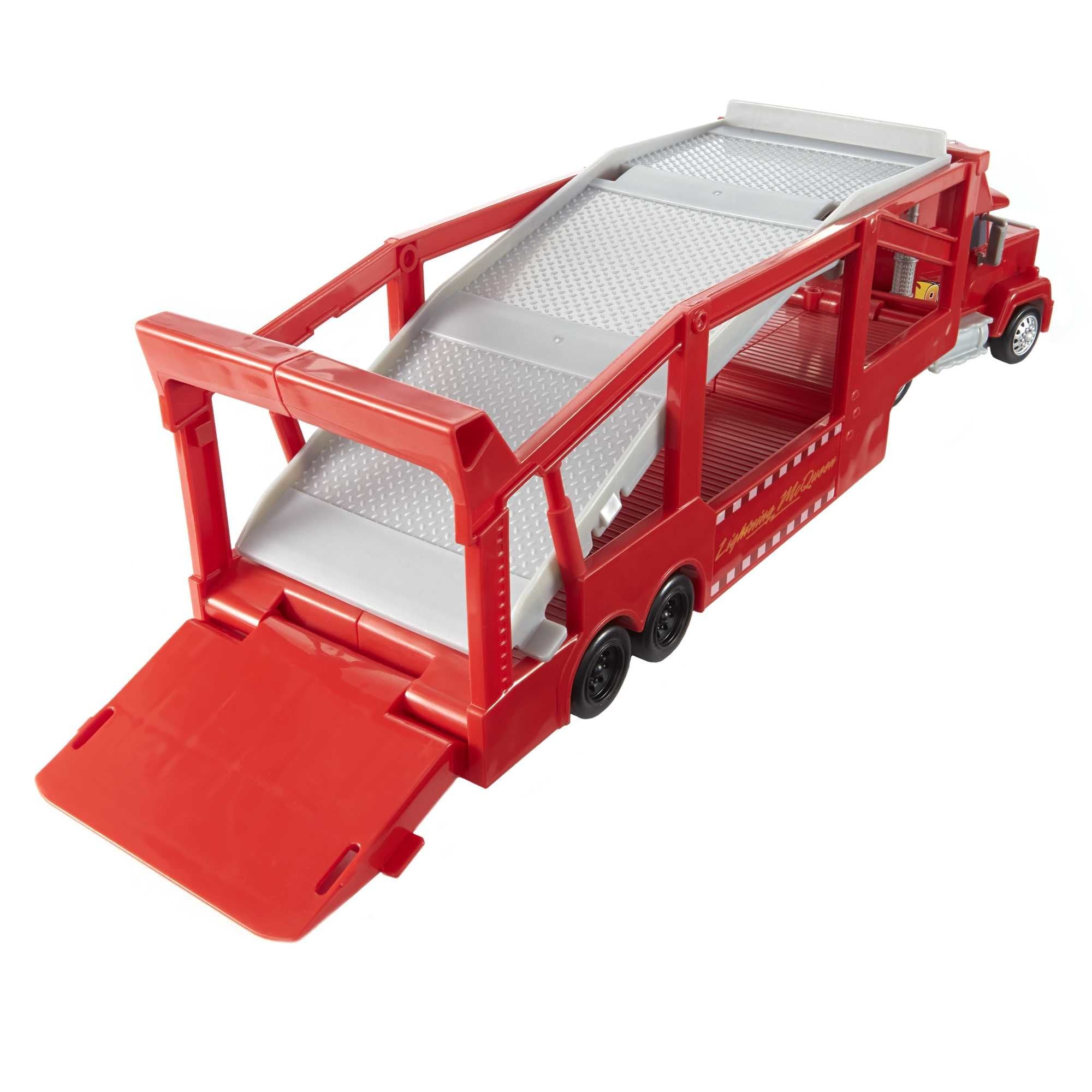 Pojazd Cars Maniek Transporter