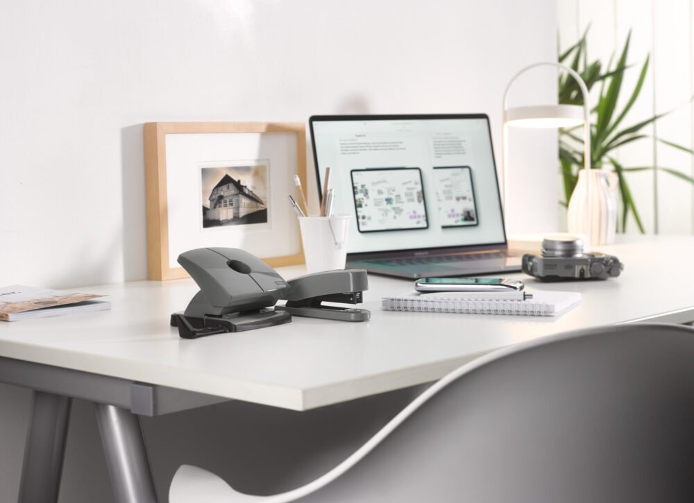 Novus Grapadora B2 Colorid 2.0 24/6 Din Super Gris Clásico