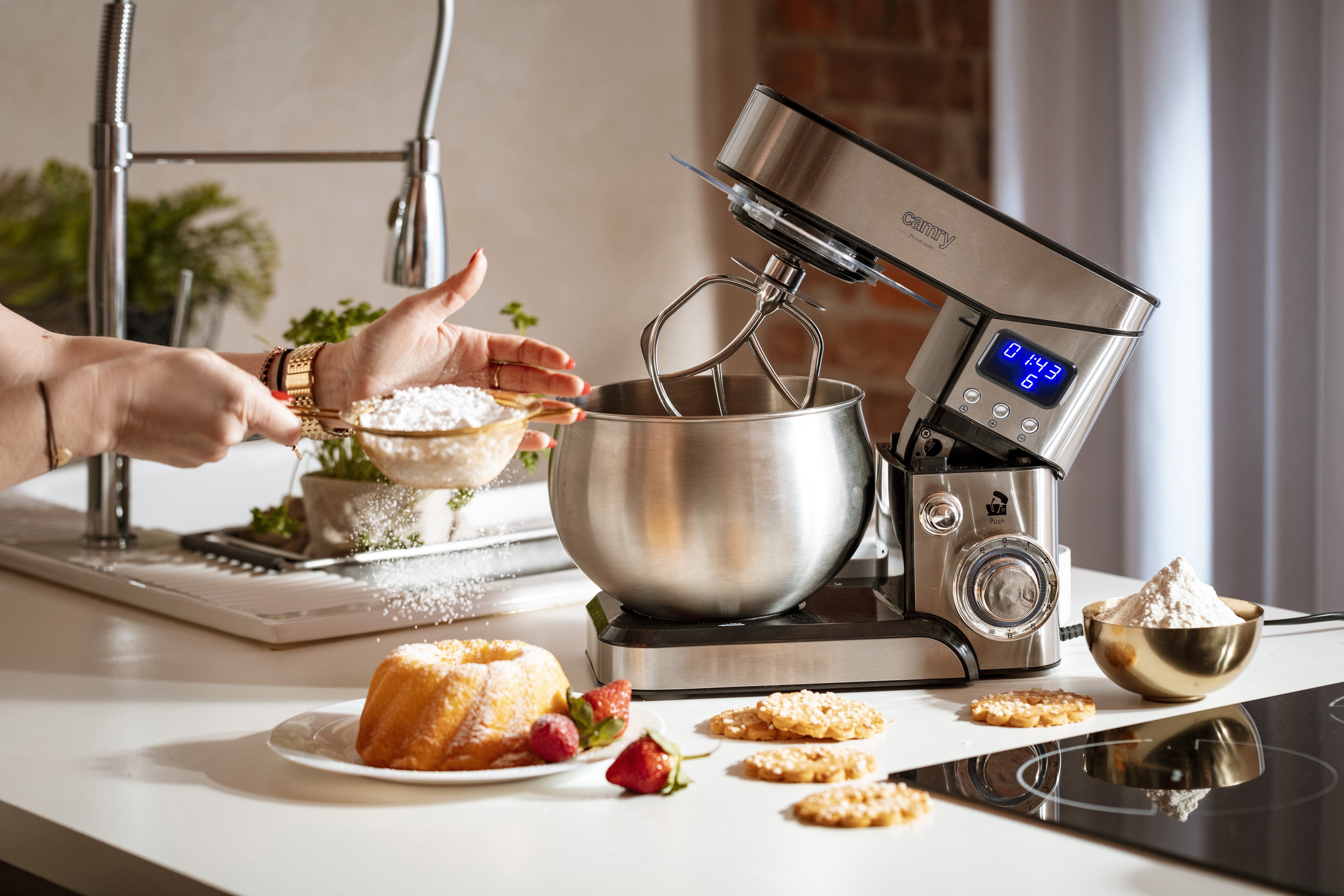 Robot De Cocina Camry Premium Cr 4223  2000 W 5 L Plata
