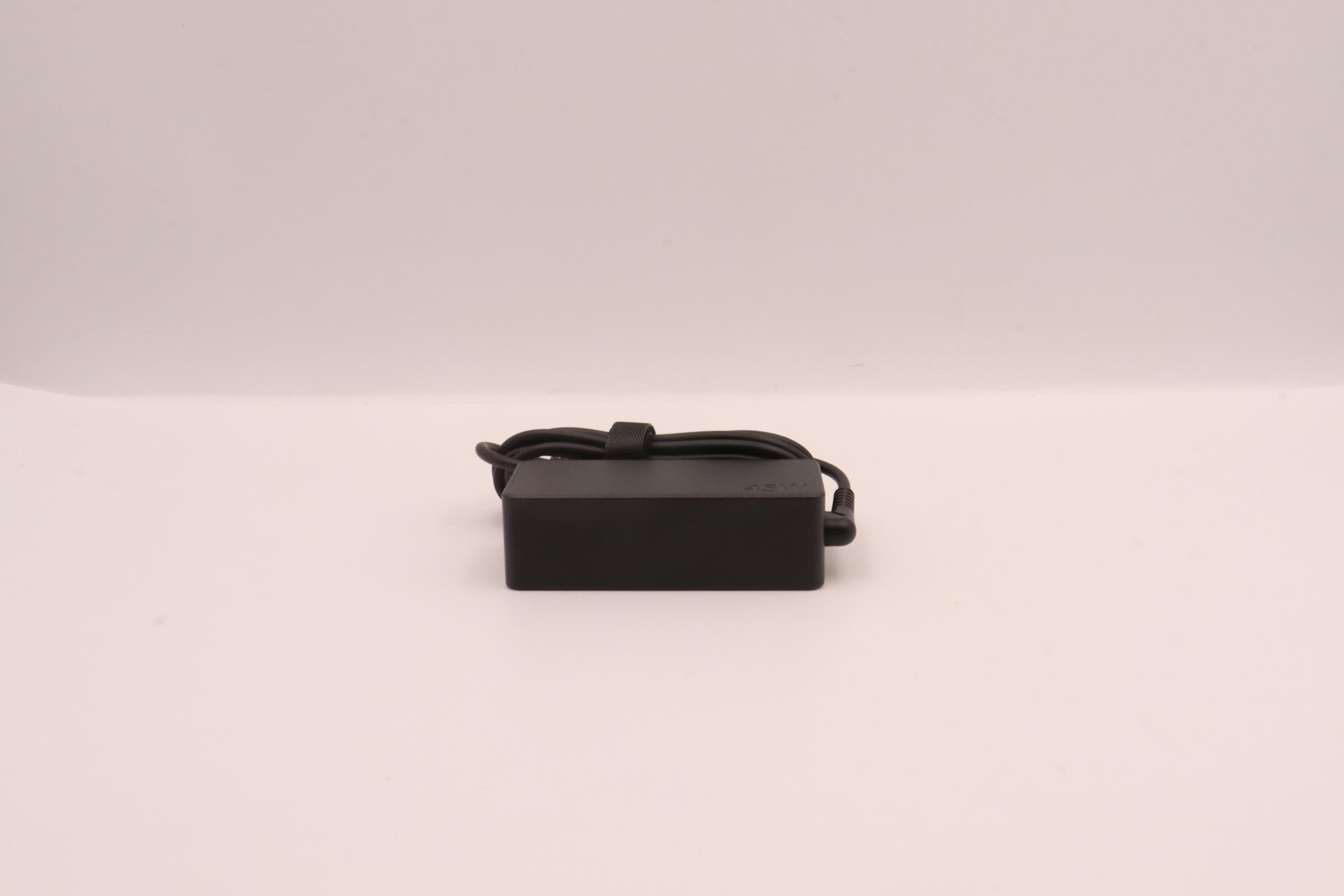 EAN 5715063427040 - Lenovo 5A10W86293 adaptador e inversor de corriente Interior 45 W Negro imagen 7