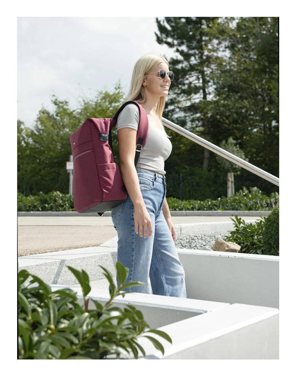 EAN 4047443533708 - Hama Ultimate 41,1 cm (16.2") Mochila Rojo imagen 10