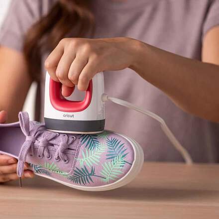 Plancha De Vinilo Cricut Easypress Mini  Negro/Rojo/Blanco