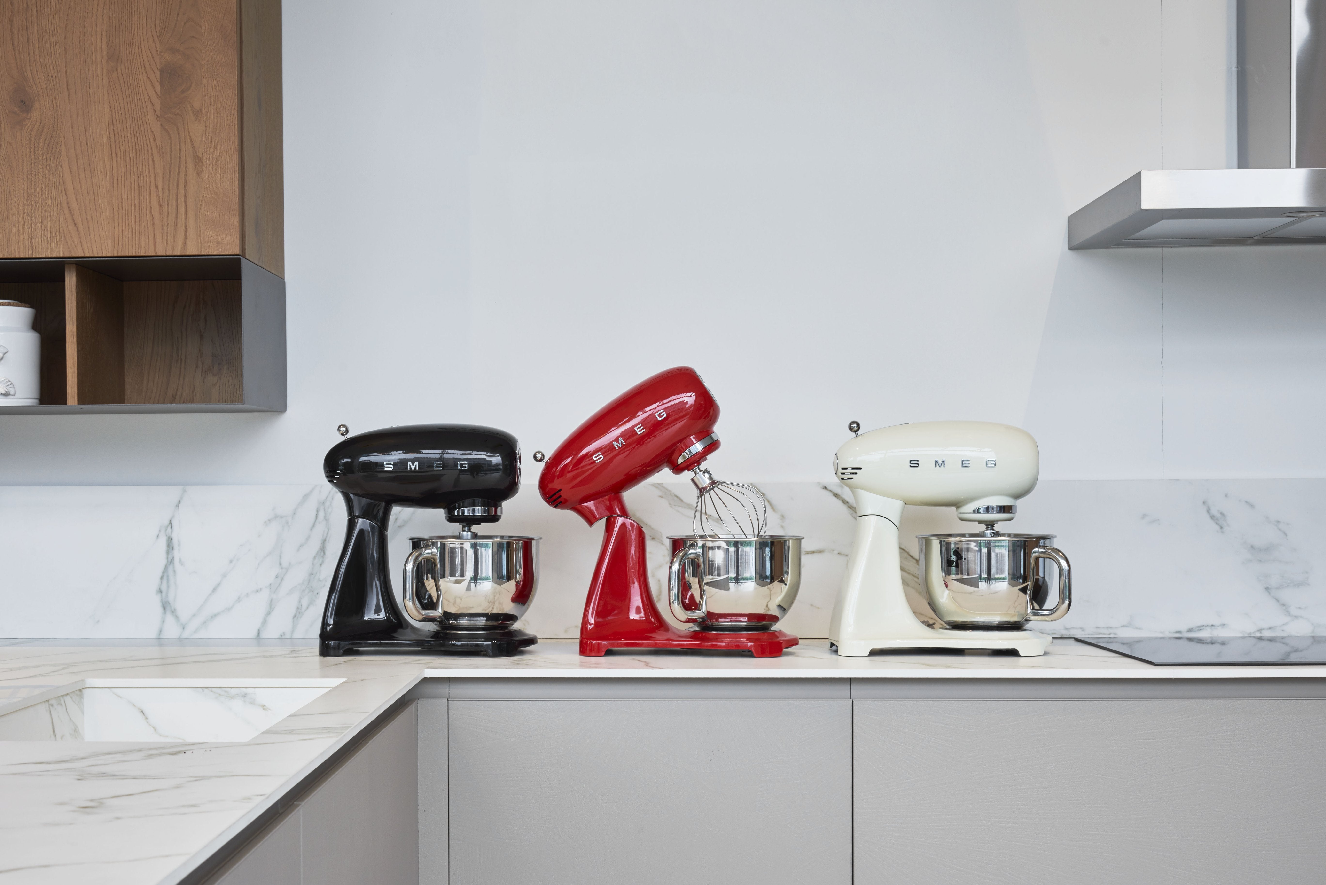 EAN 8017709269159 - Smeg SMF03CREU batidora Batidora de varillas 800 W Crema de color imagen 12