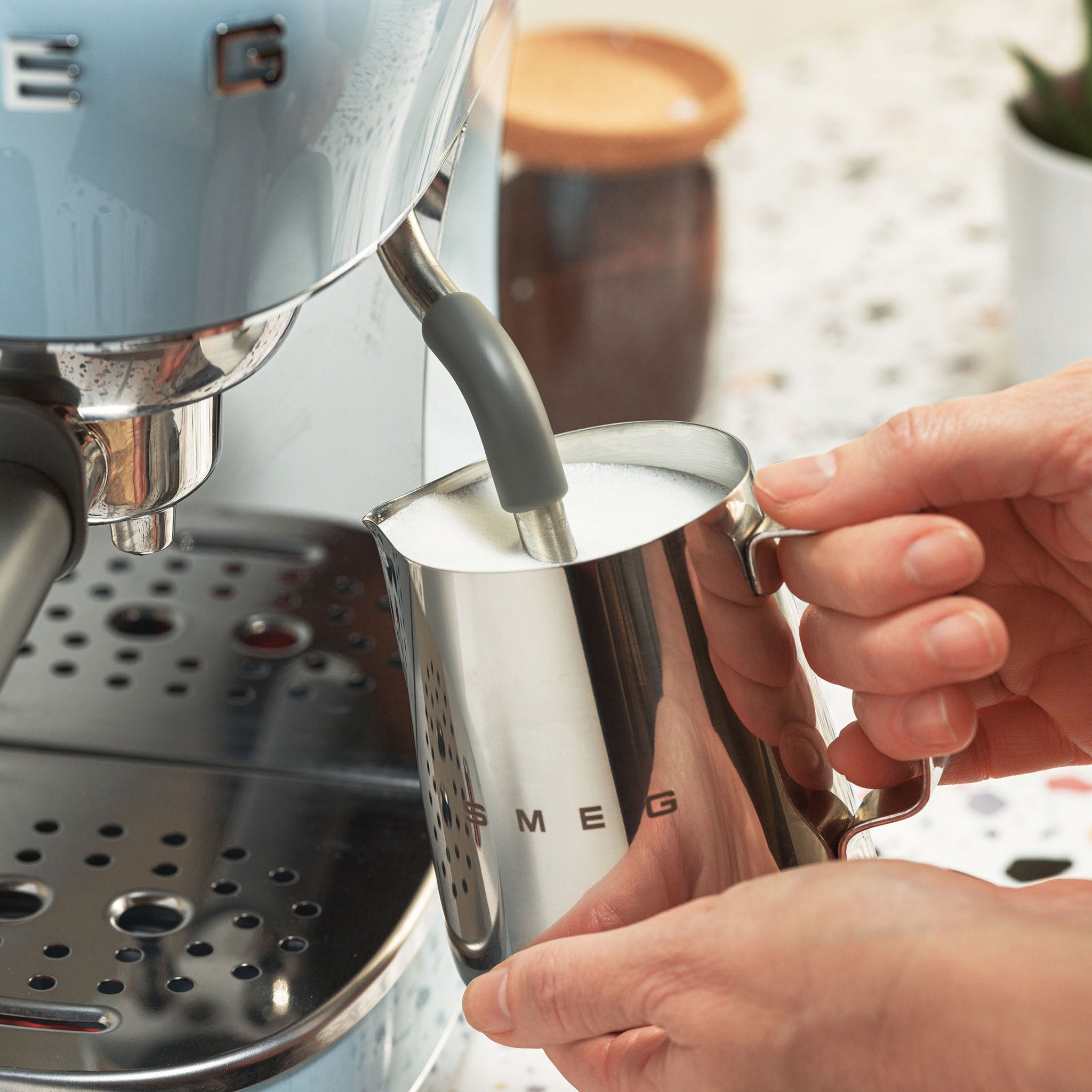 EAN 8017709324766 - Smeg ECF02PBEU cafetera eléctrica Manual Máquina espresso 1,1 L imagen 21