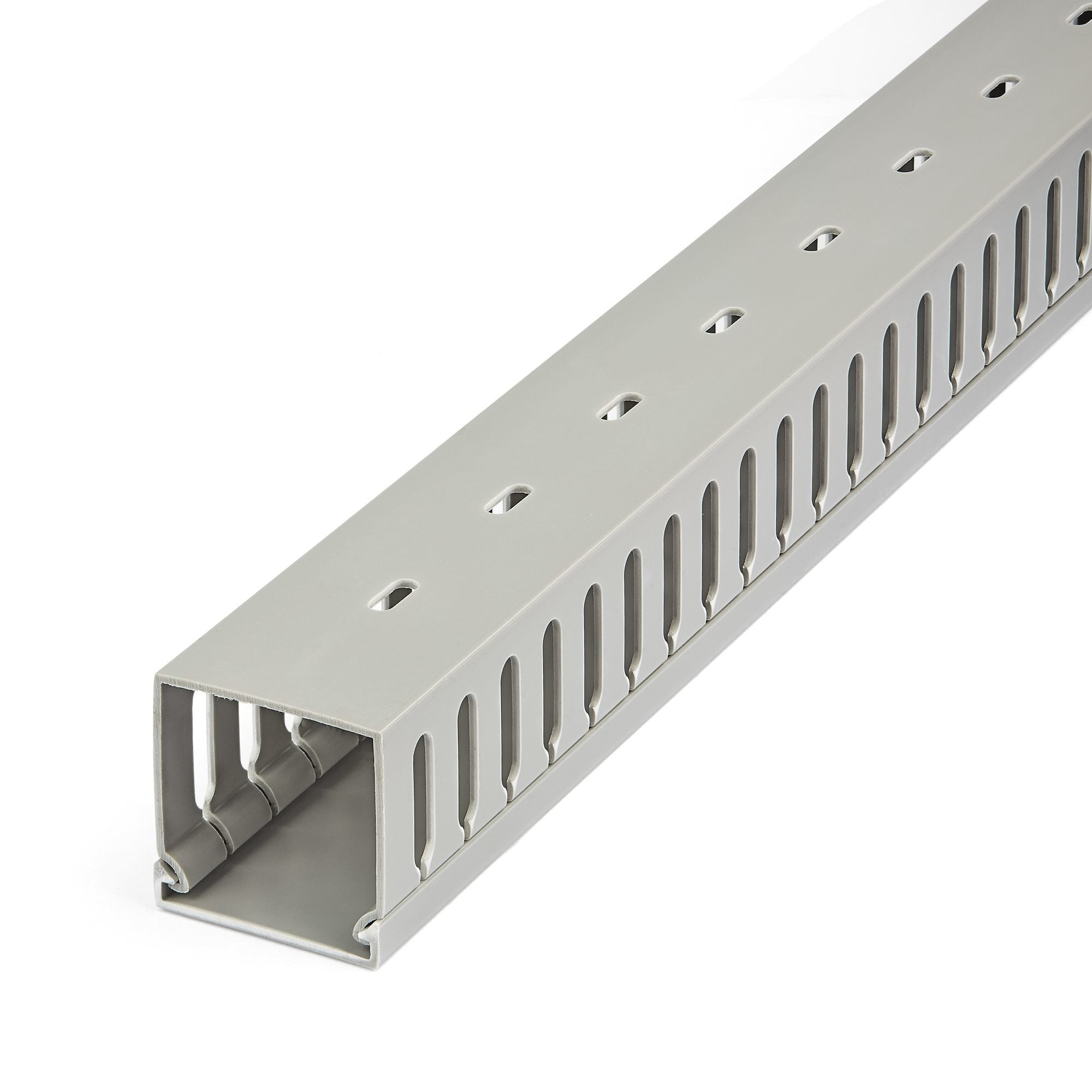 Startech.Com Canaleta Para Cableado Con Ranura Abierta Y Tapa, 50 Mm An X 50 Mm Al - 2 M Lar - Ranuras De 8 Mm, Cubierta De Pvc O Conducto De Pared Para Cables De Red - Para Un Máximo De 80 Cables - Ul