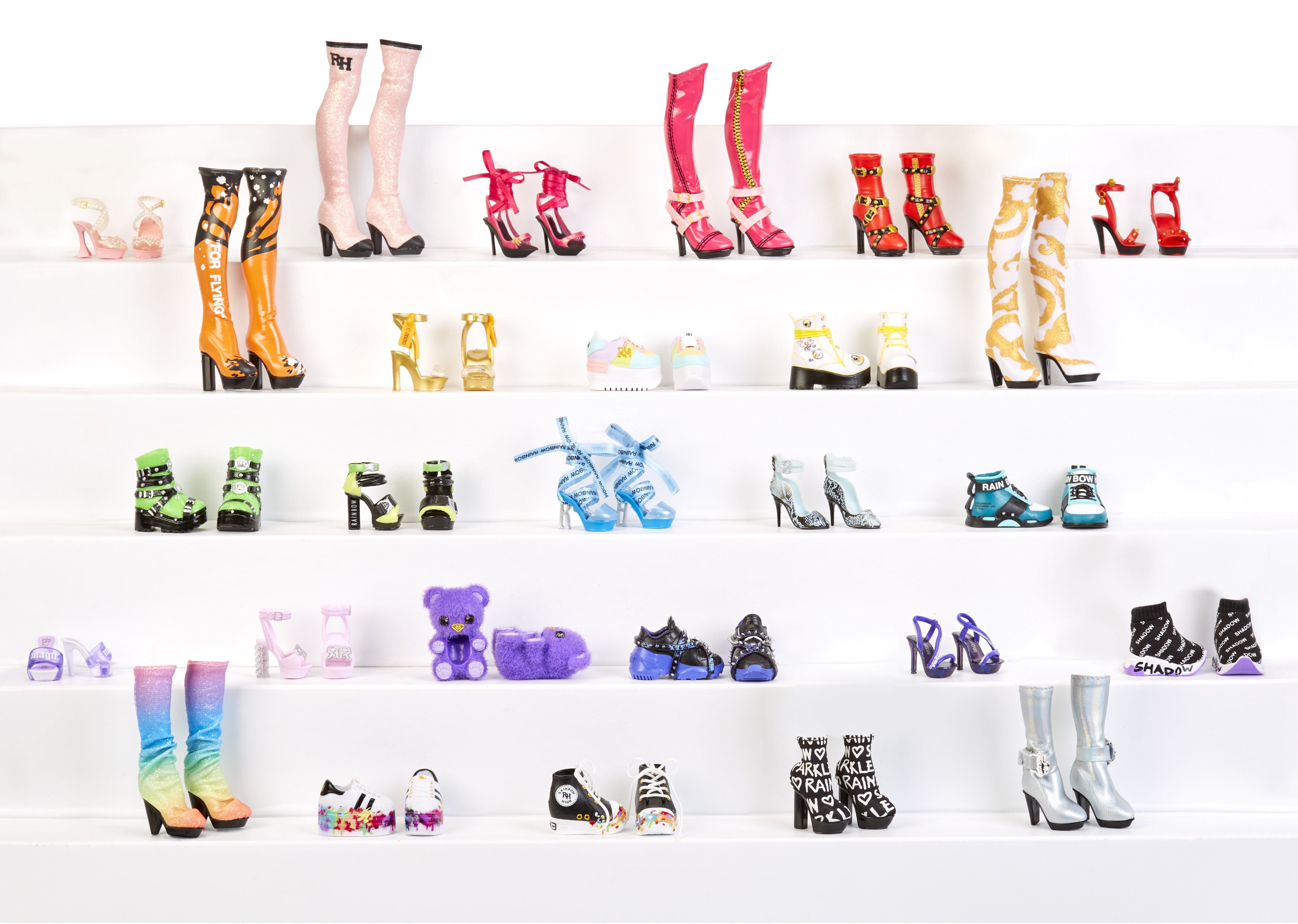 EAN 0035051586074 - Rainbow High Accessories Studio Series 1, S Assortment in PDQ Zapatos de muñeca imagen 8