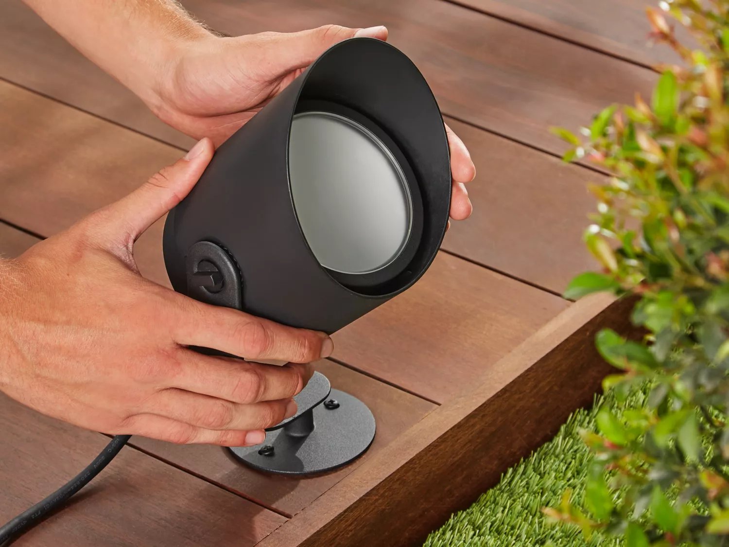 Philips Hue White And Color Ambiance Foco Para Exteriores Lily Xl