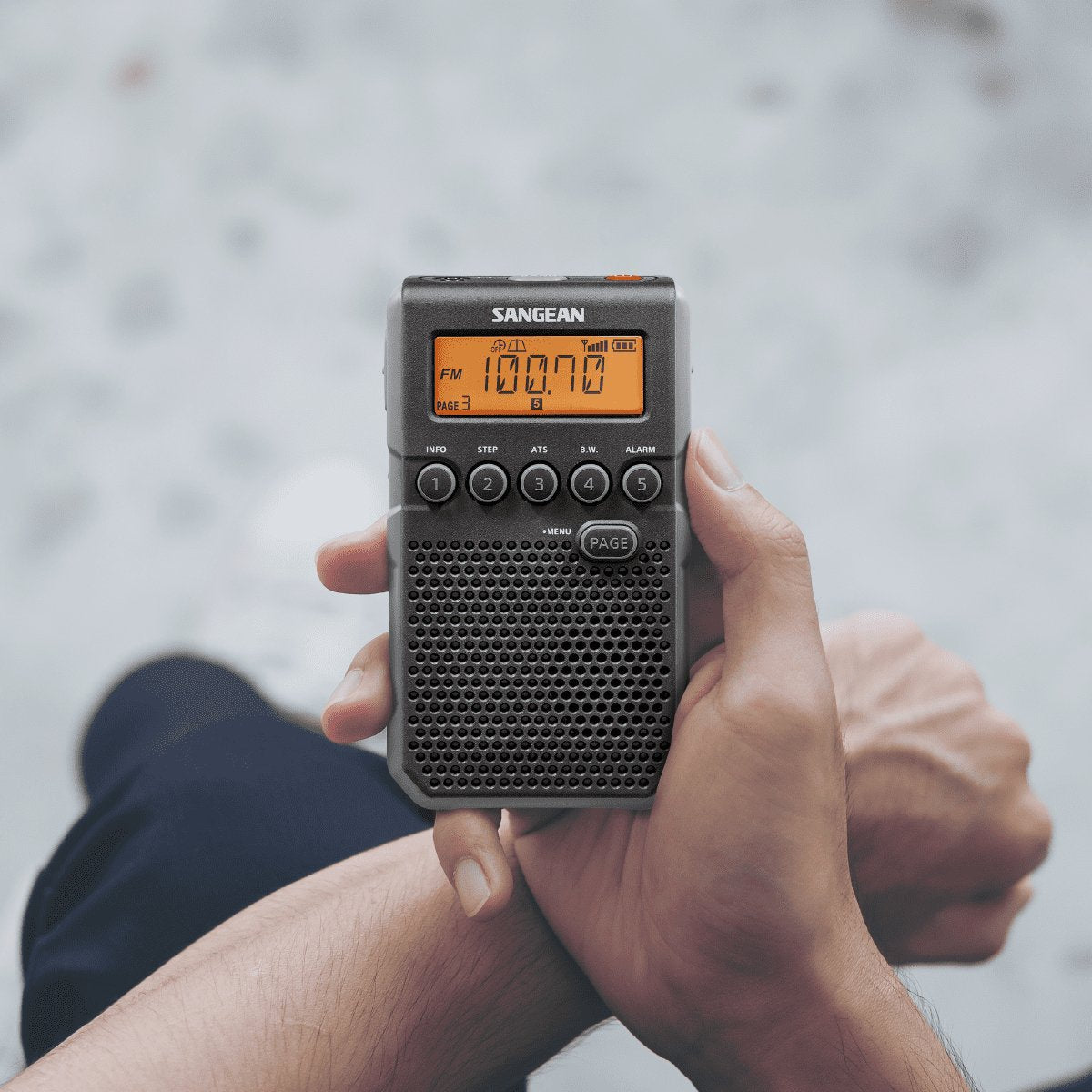 Sangean Dt-800 Negro Radio Digital Bolsillo Am Fm Con Rds Pantalla Lcd Batería Recargable