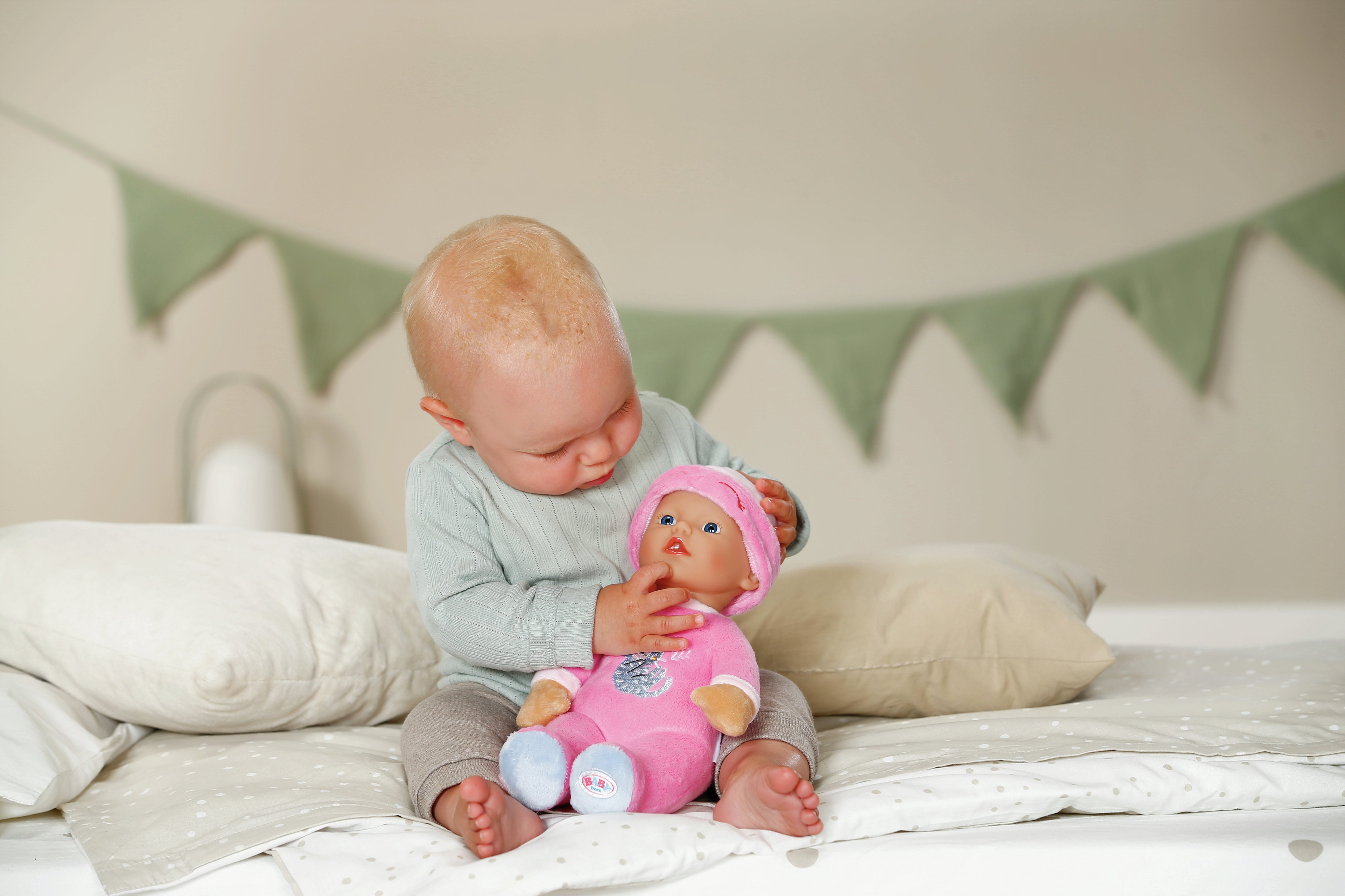 Zapf Creation Baby Born® Sleepy Para Bebés Rosa 30cm, Muñeca Rosa, Con Sonajero En El Interior 837726