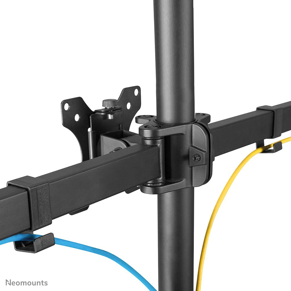 Soporte De Mesa, Totalmente Articulado, Para 3 Pantallas 13-27" 7kg Fpma-D550dd3negro Neomounts