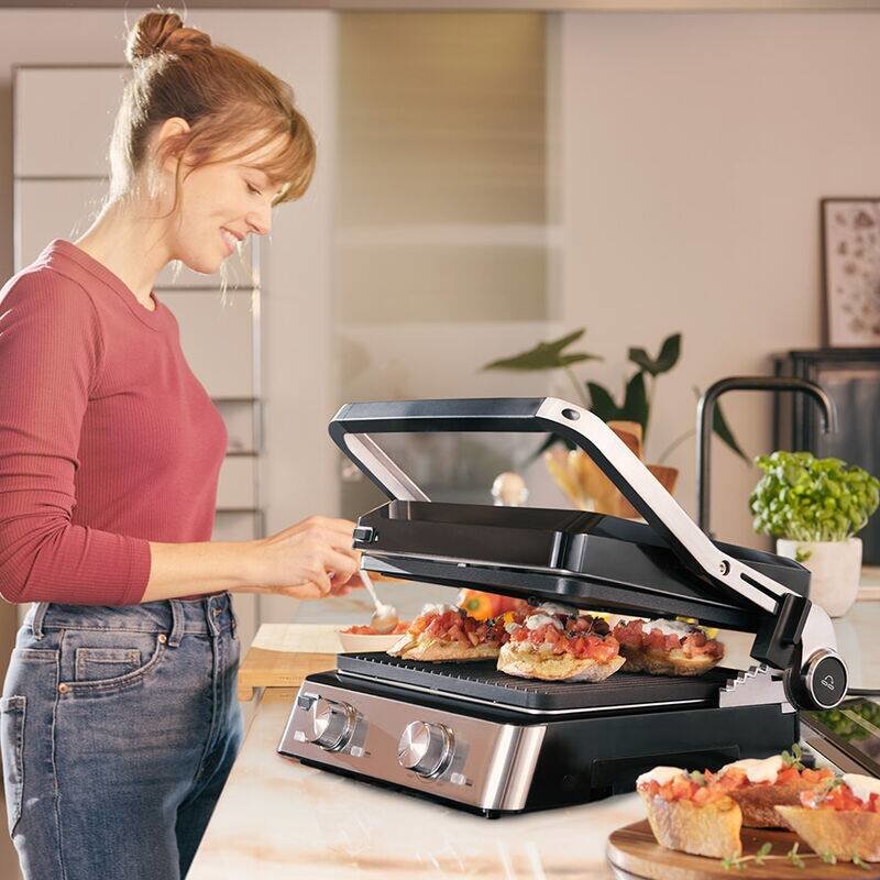 Grill Braun Cg7020 2000w Negro. Inox