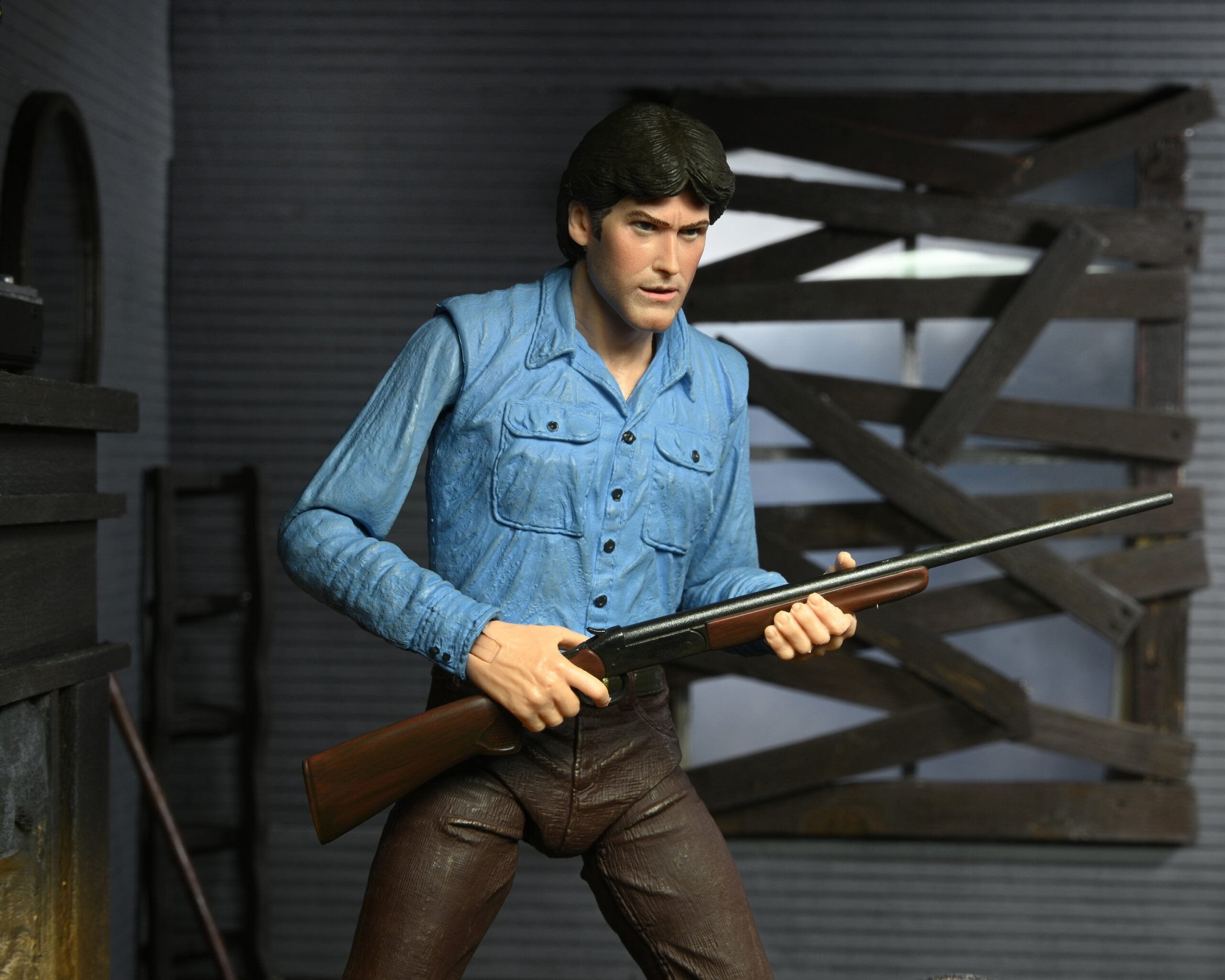 Figura Neca Evil Dead Scale Ultimate Ash 40 Aniversario 18 Cm