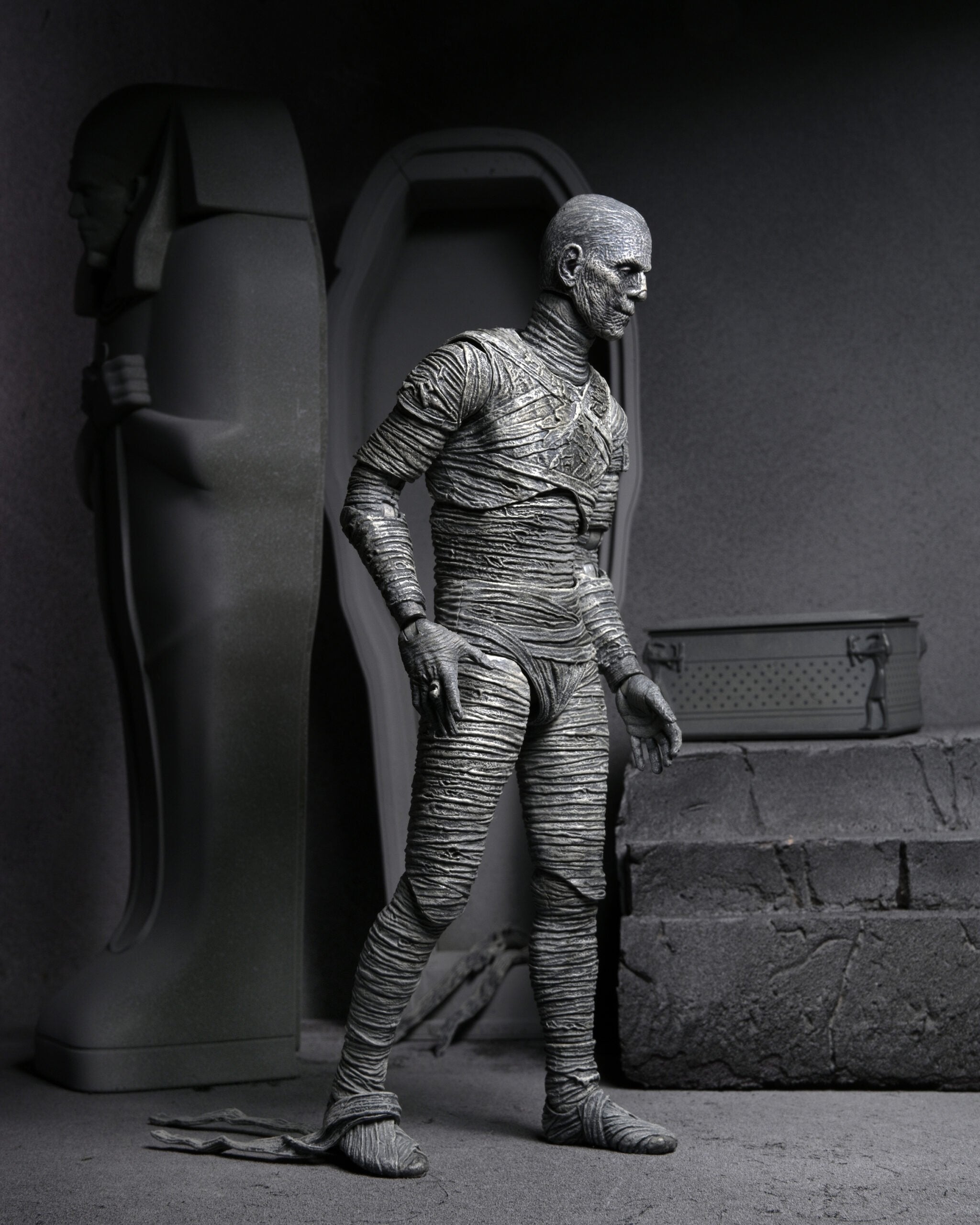 Figura Ultimate Mummy Black And White Universal Monsters 18cm