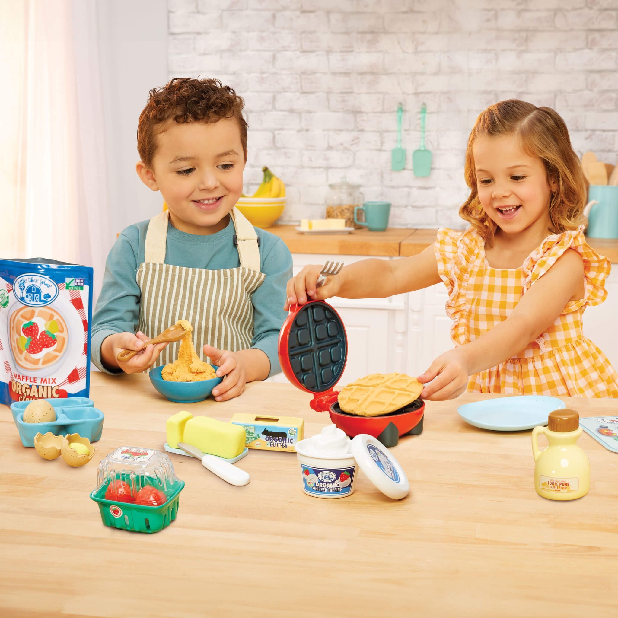 EAN 0050743639685 - Little Tikes Creative Chefs Waffles Kit imagen 2