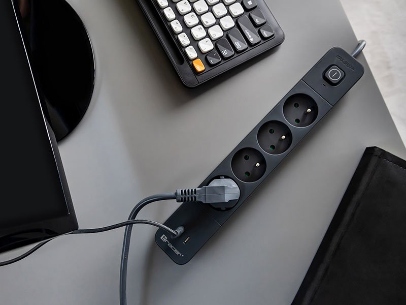 Tracer Power Line+ 1,5 M 4 Gniazd Usb Pd18w Grafitowy