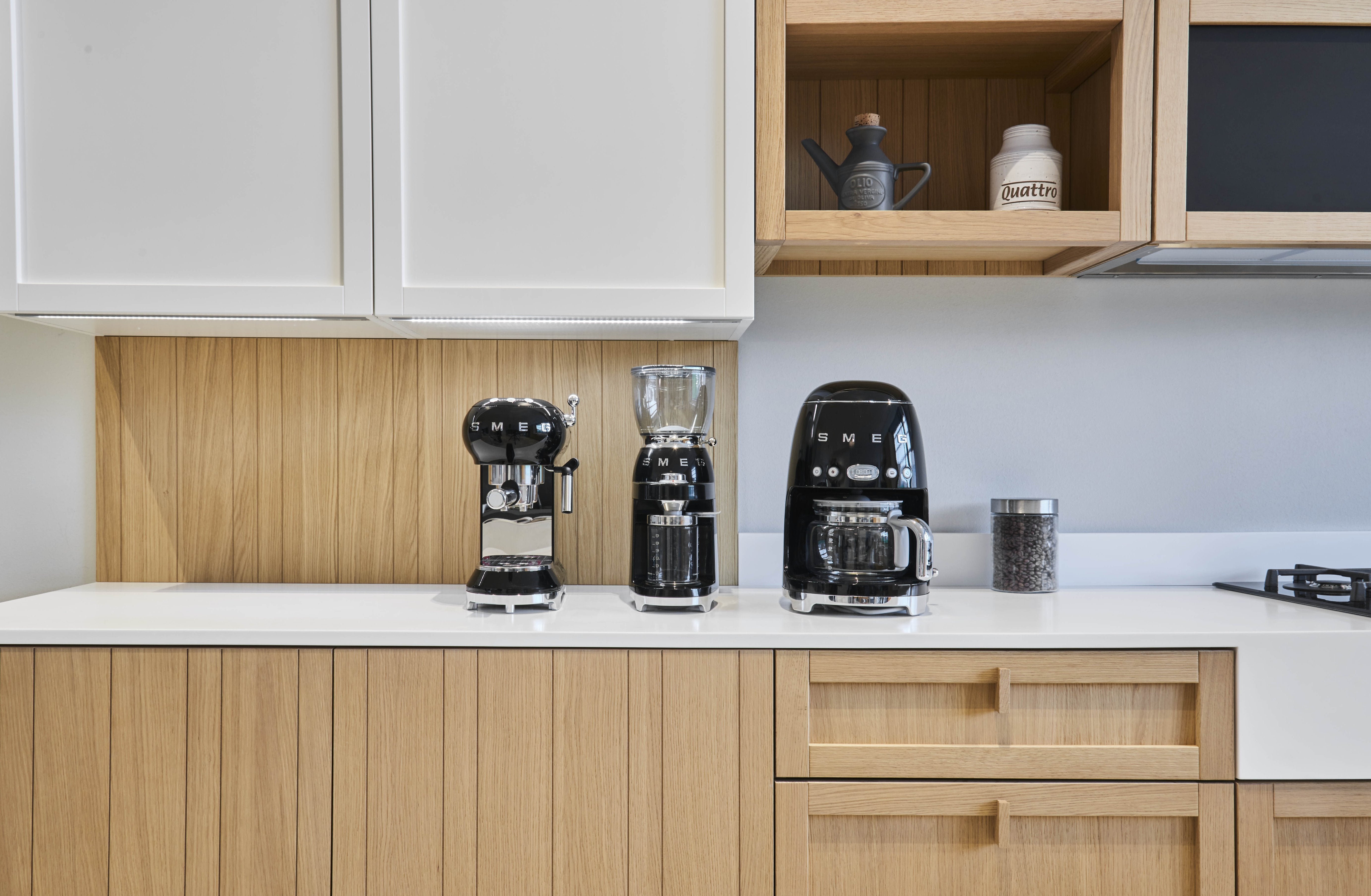 EAN 8017709317966 - Smeg CGF11BLEU molinillo de café 150 W Negro imagen 11