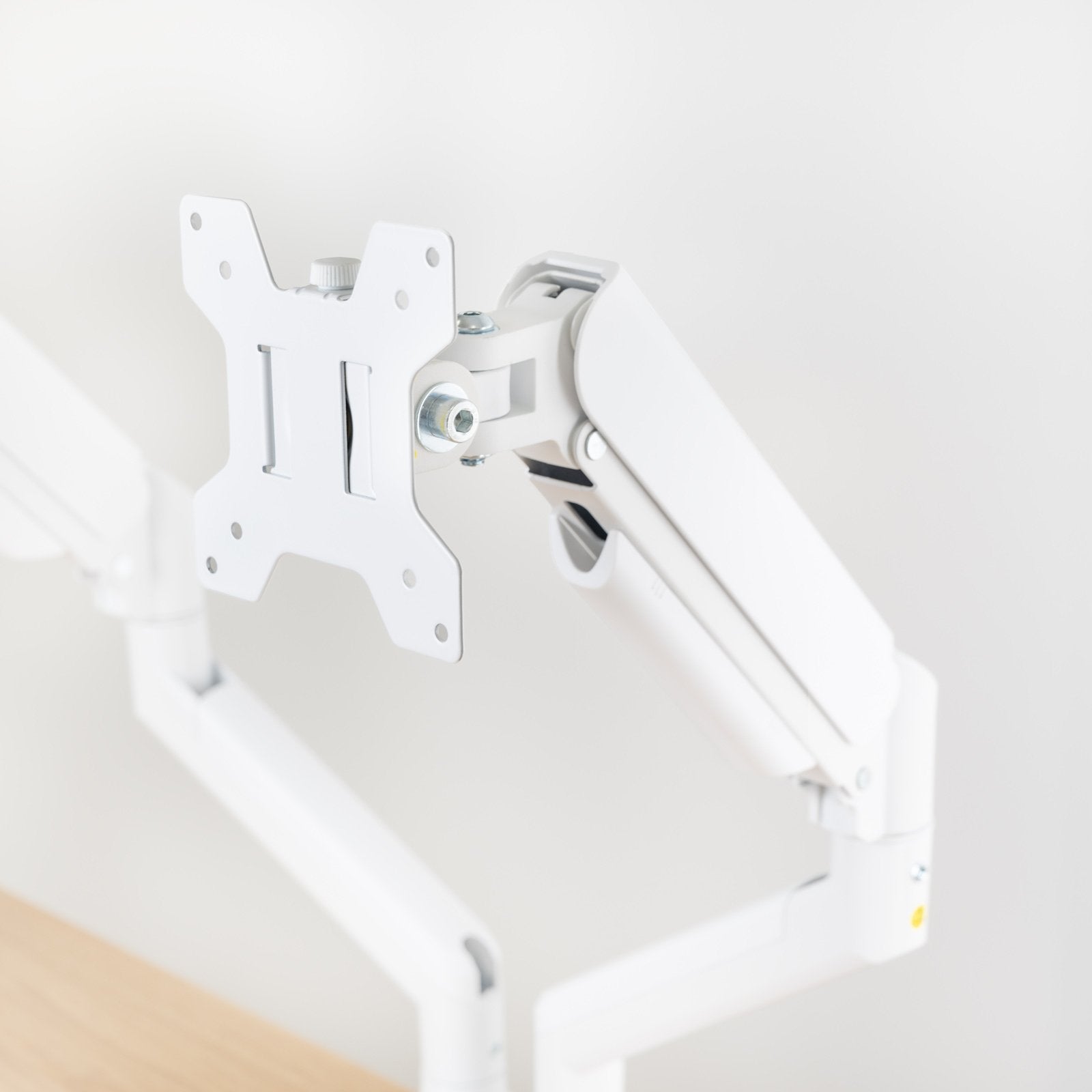 Soporte Mesa Tooq Pant. Gira Incli 2 Brazos 13-34 Blanc