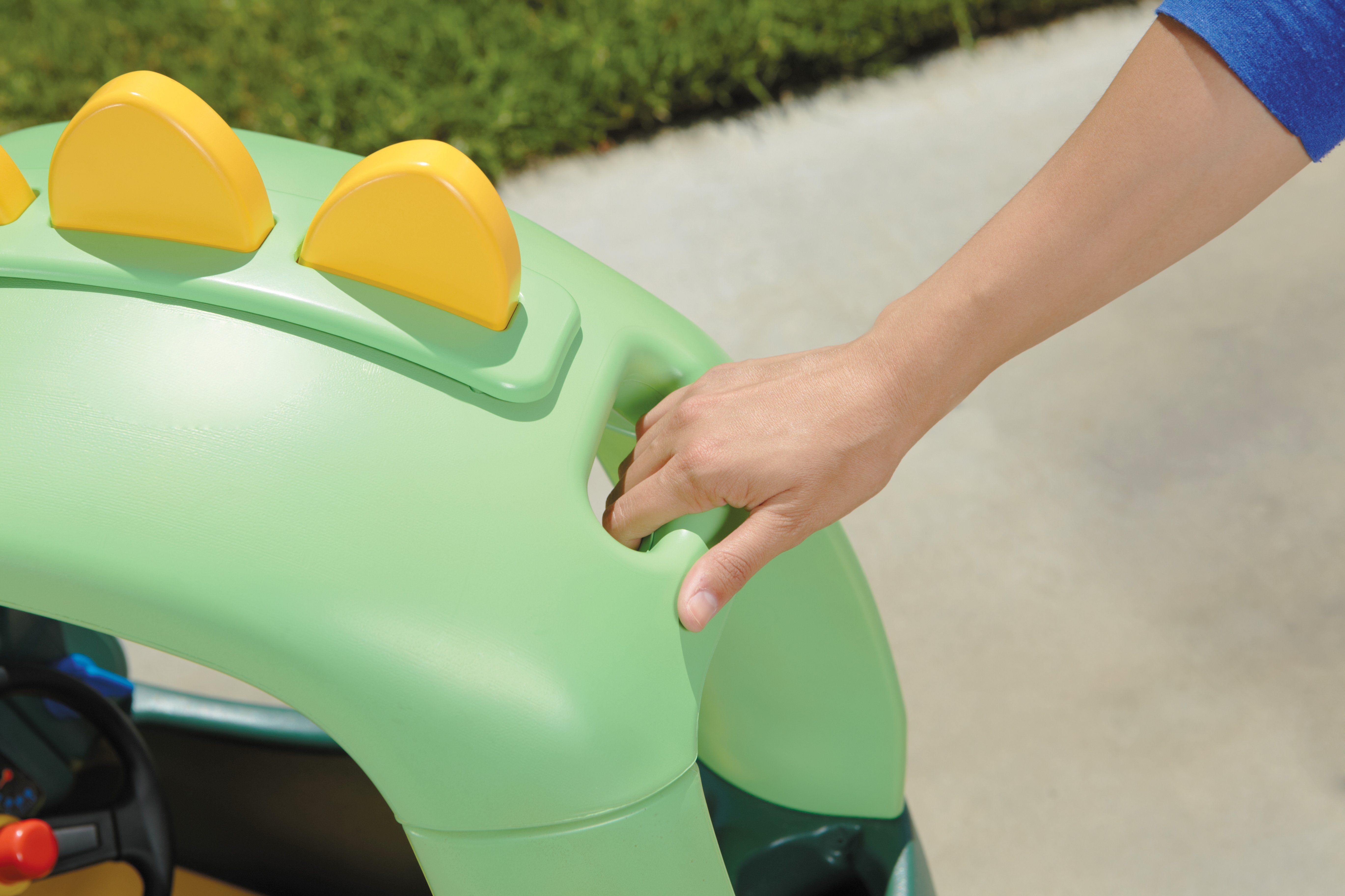 EAN 0050743170591 - Little Tikes Cozy Coupe Dino Correpasillos con forma de coche imagen 7