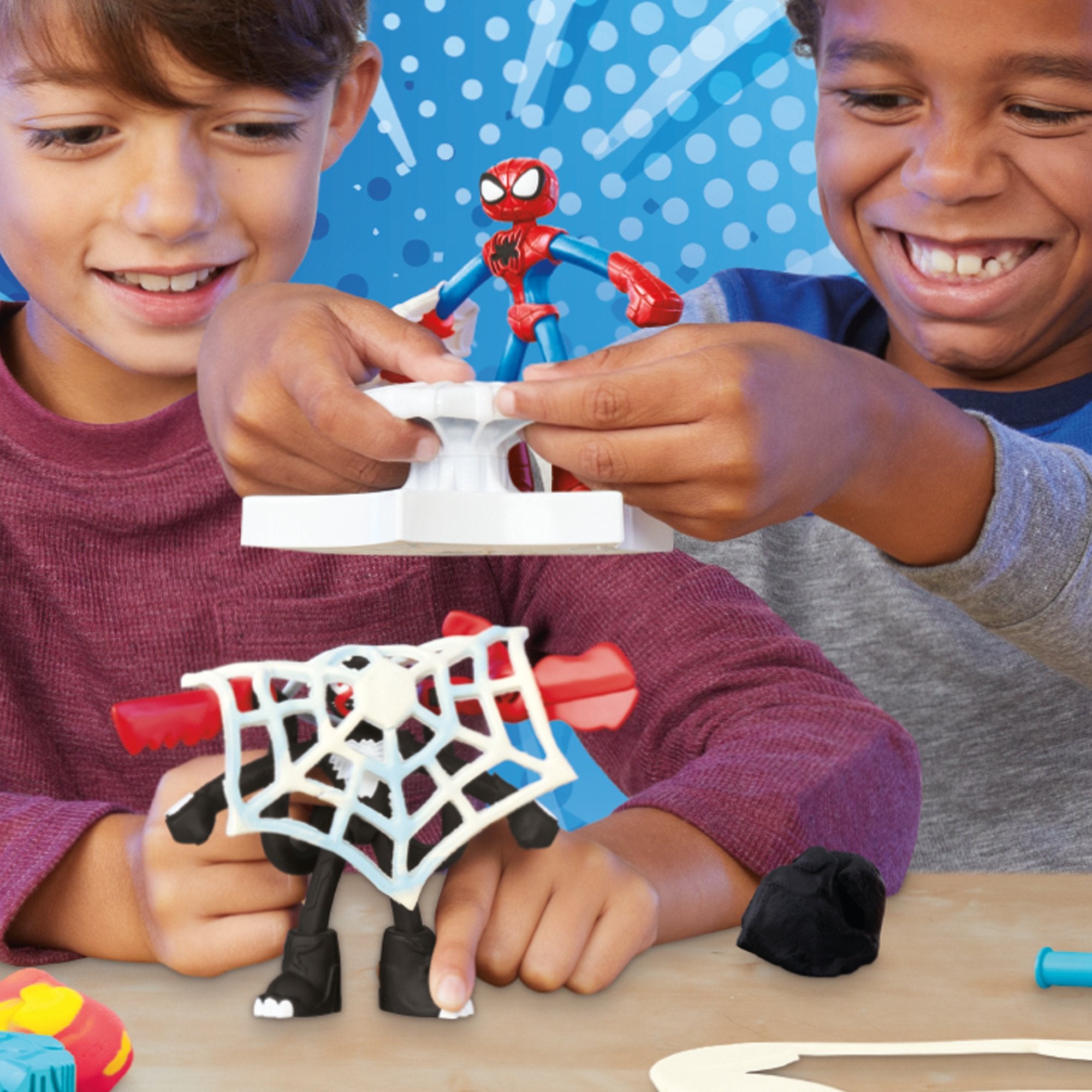 Hasbro F98275l0, Modelado