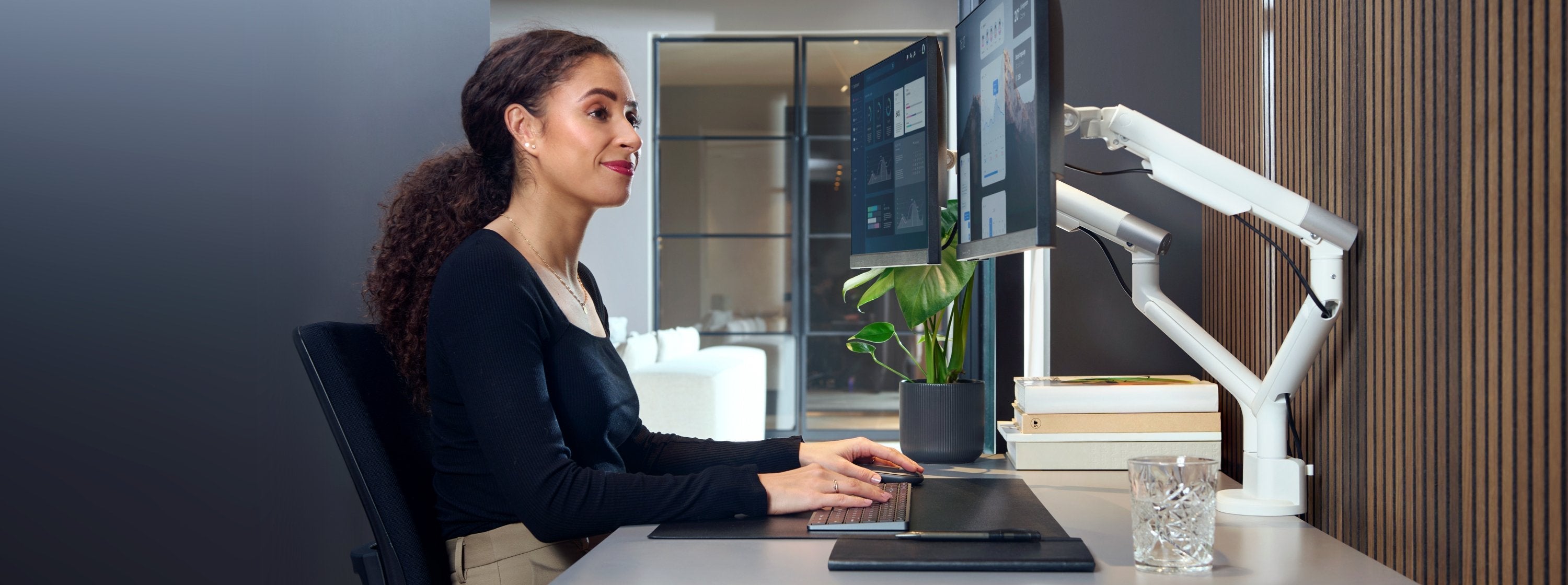 One For All Monitor Halterung Design Dual White        Dm 7220