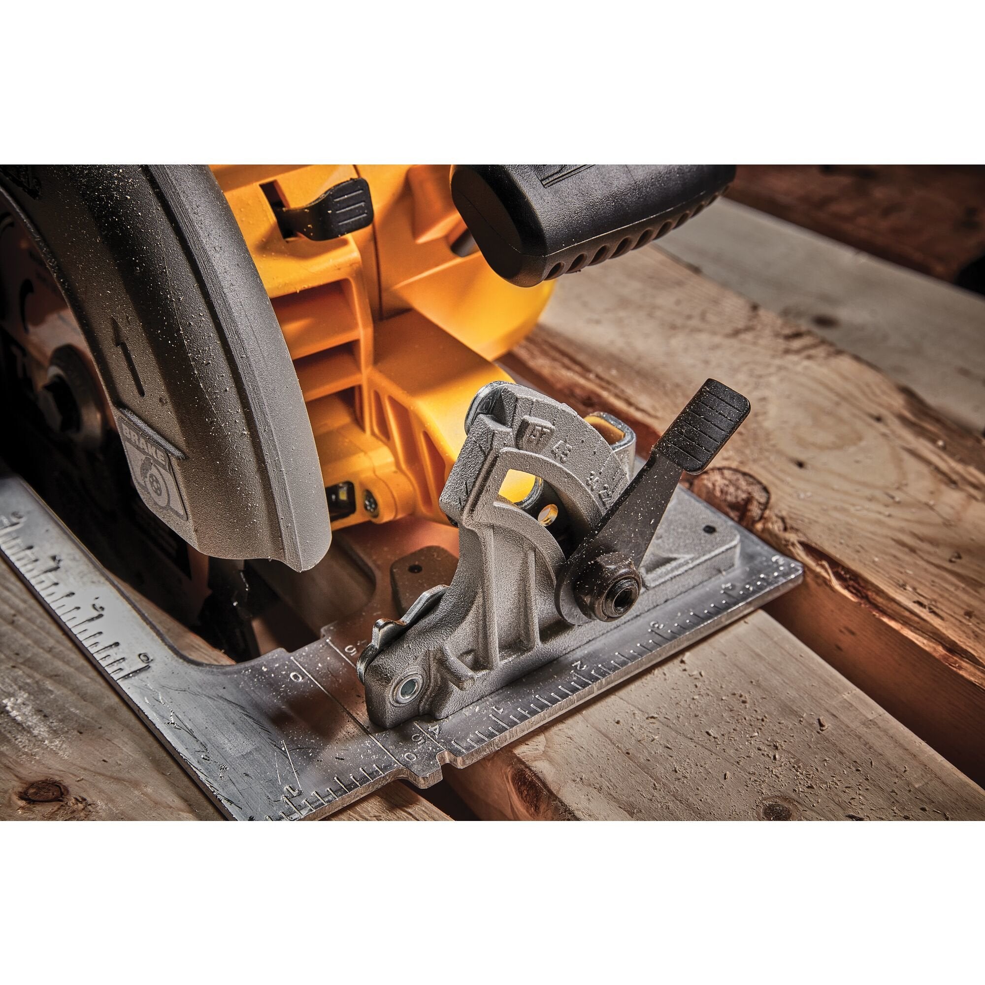 Sierra Circular Inalámbrica Dewalt Flexvolt Advantage Dcs573nt, 18 Voltios Amarillo/Negro, Sin Batería Ni Cargador, En Tstak Box Vi Dcs573nt-Xj