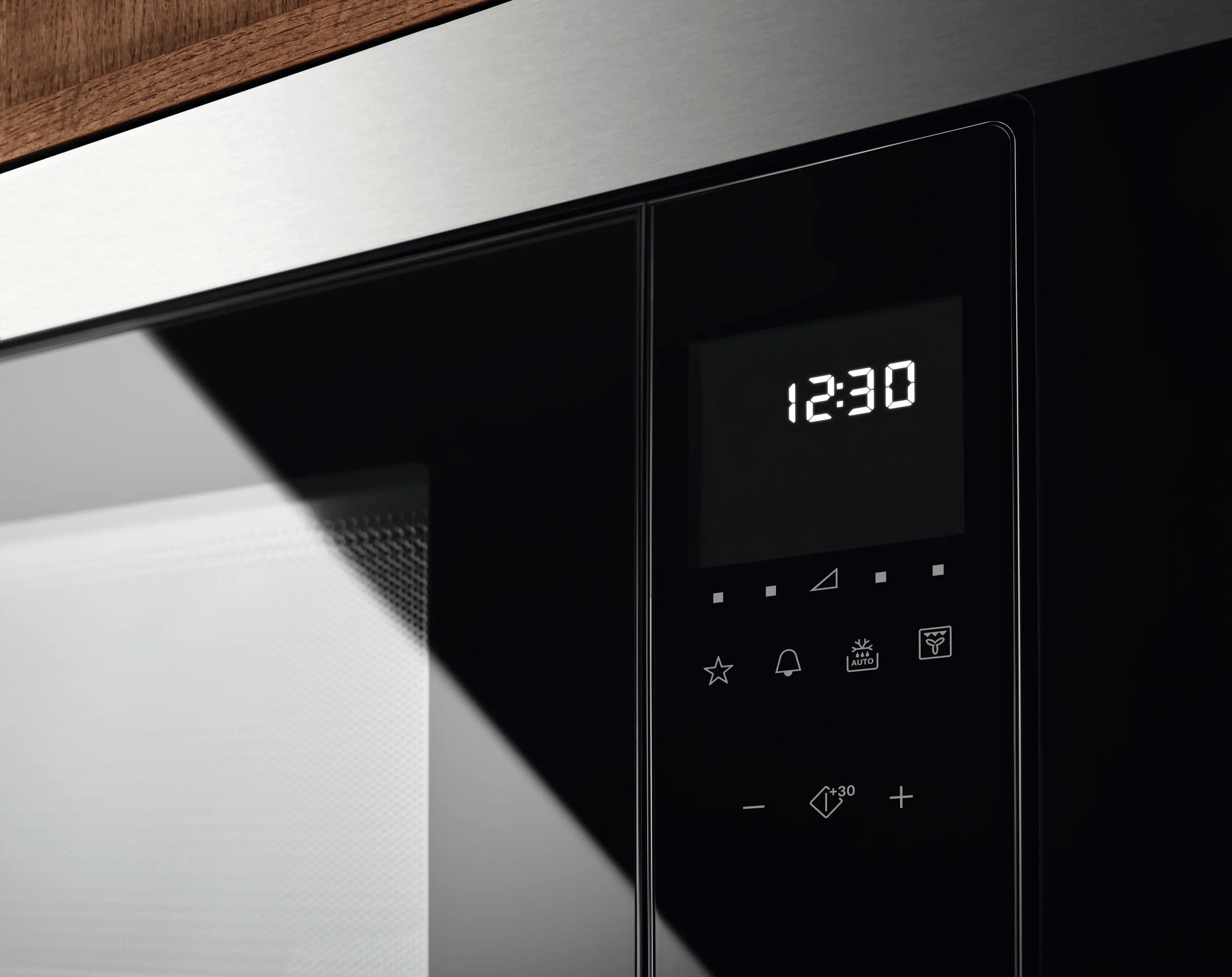 EAN 7333394155555 - Electrolux EMS4253TBX Acero inoxidable Microondas con grill Integrado 25 L 900 W imagen 2