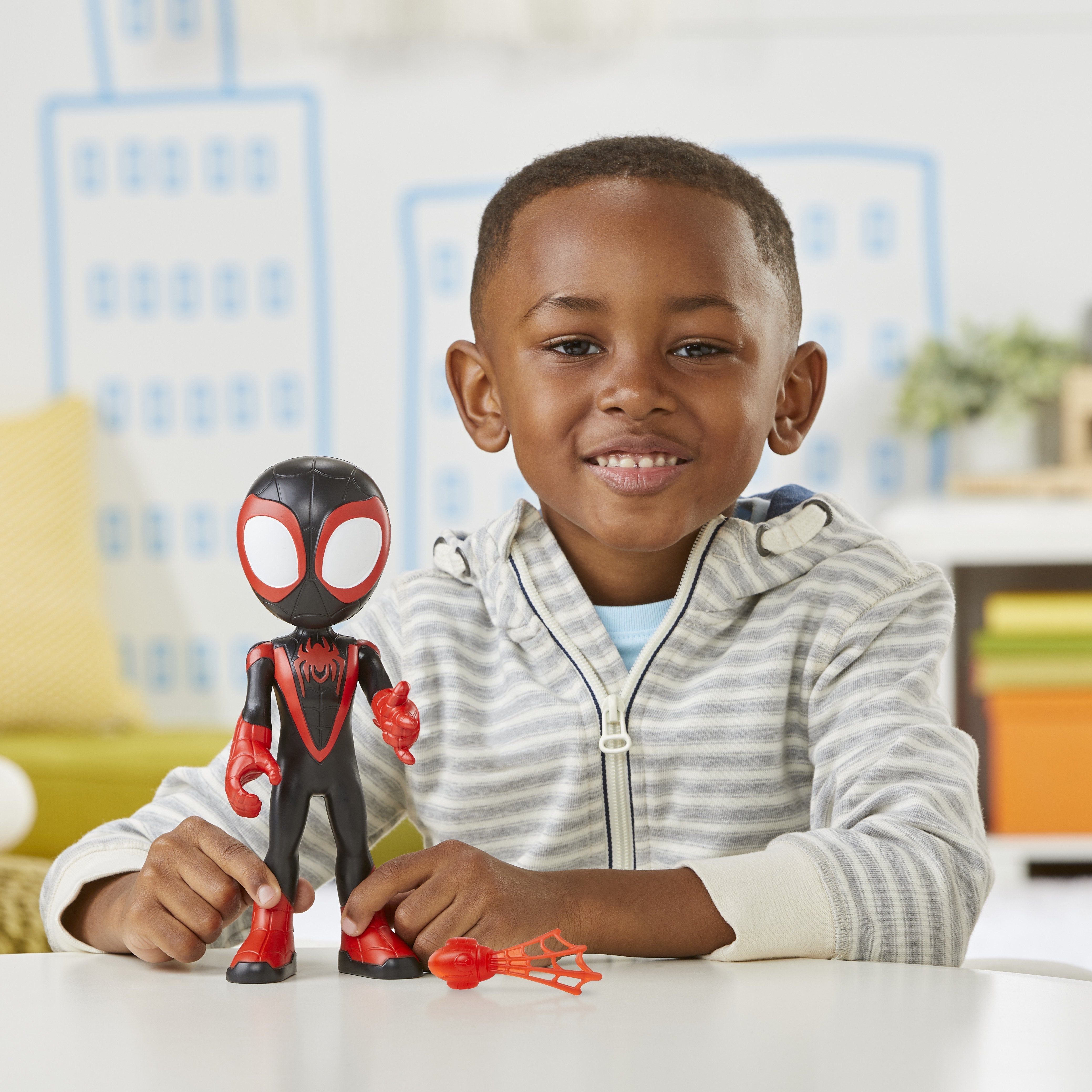 Figura Miles Morales Spidey Marvel 22cm