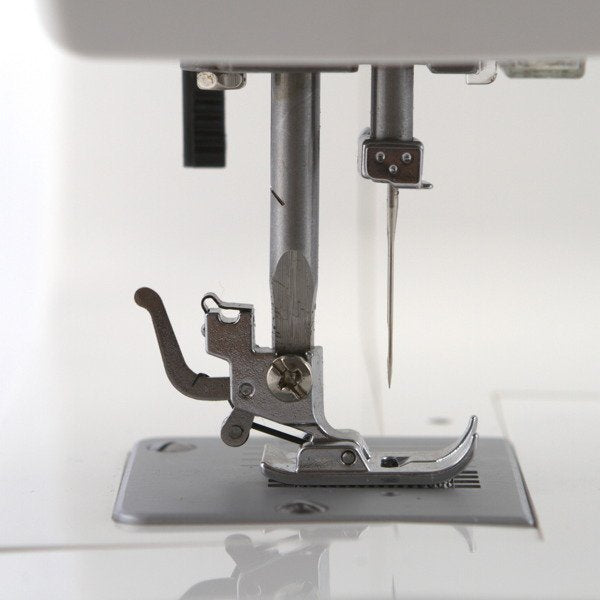 Máquina De Coser Lucznik Karina 910