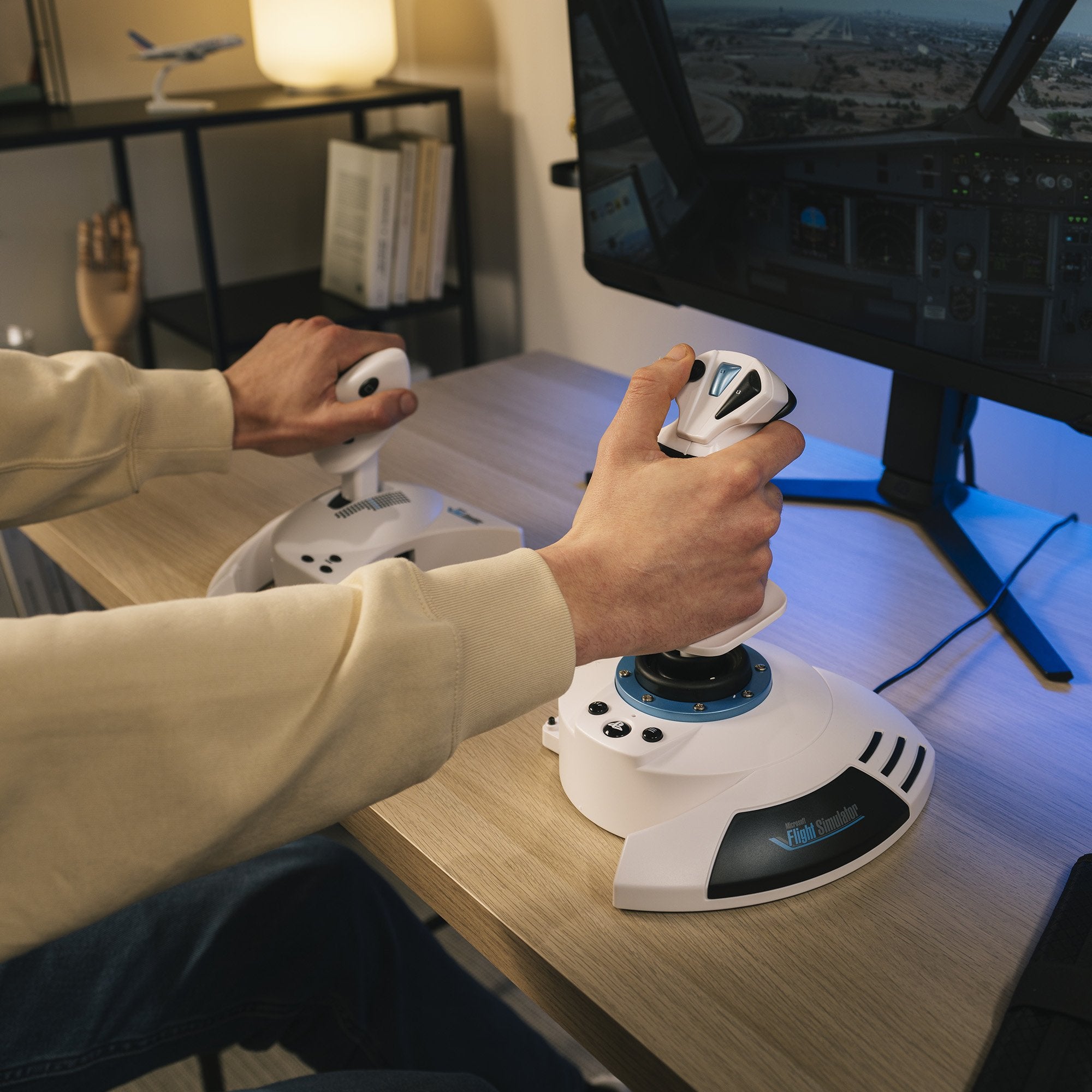 EAN 3362934113575 - Thrustmaster T.Flight Hotas 5 Microsoft Flight Simulator Edition Blanco USB Simulador de Vuelo Digital PC imagen 18