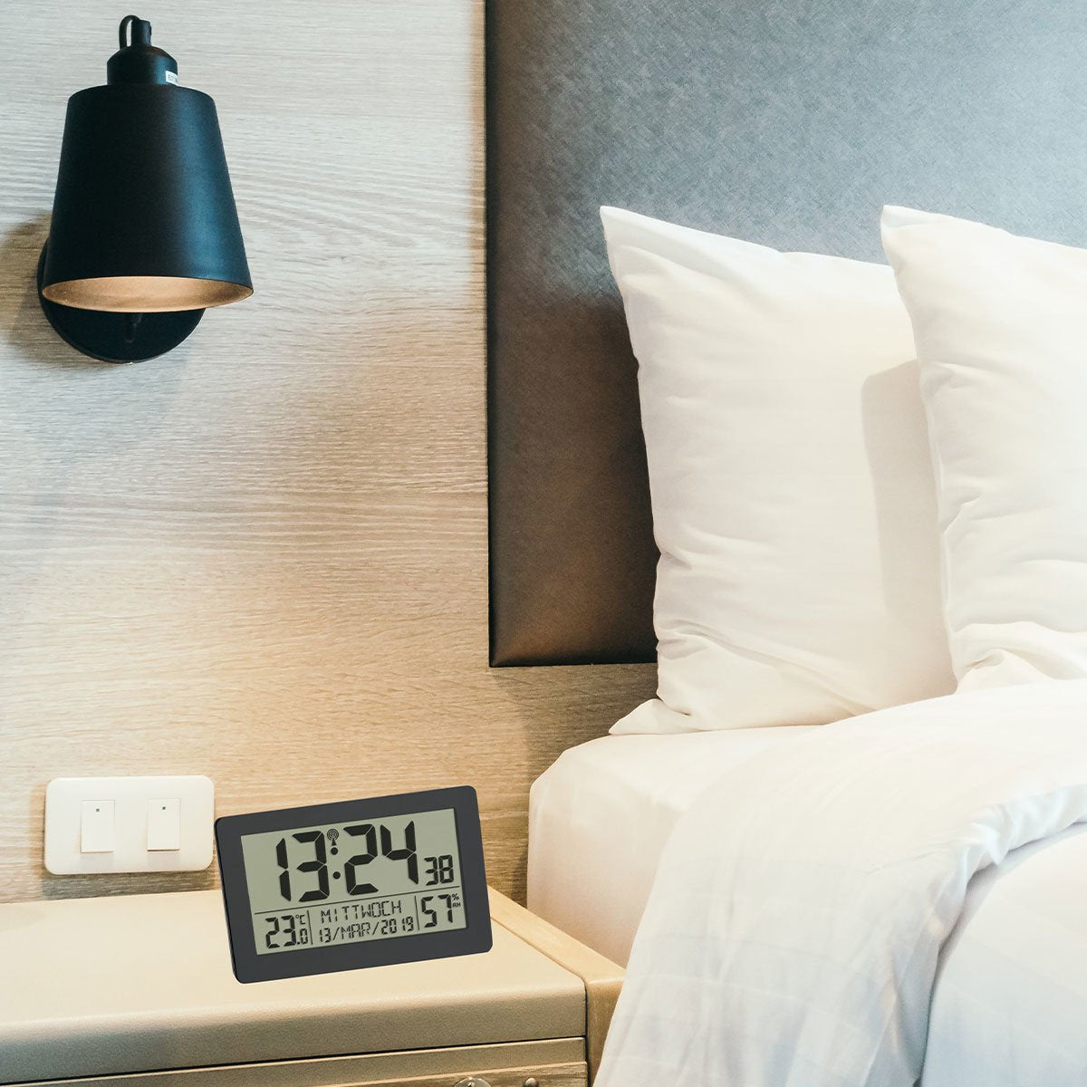 Radio Tfa 60.2557.01   Controlled Clock With Room Climate