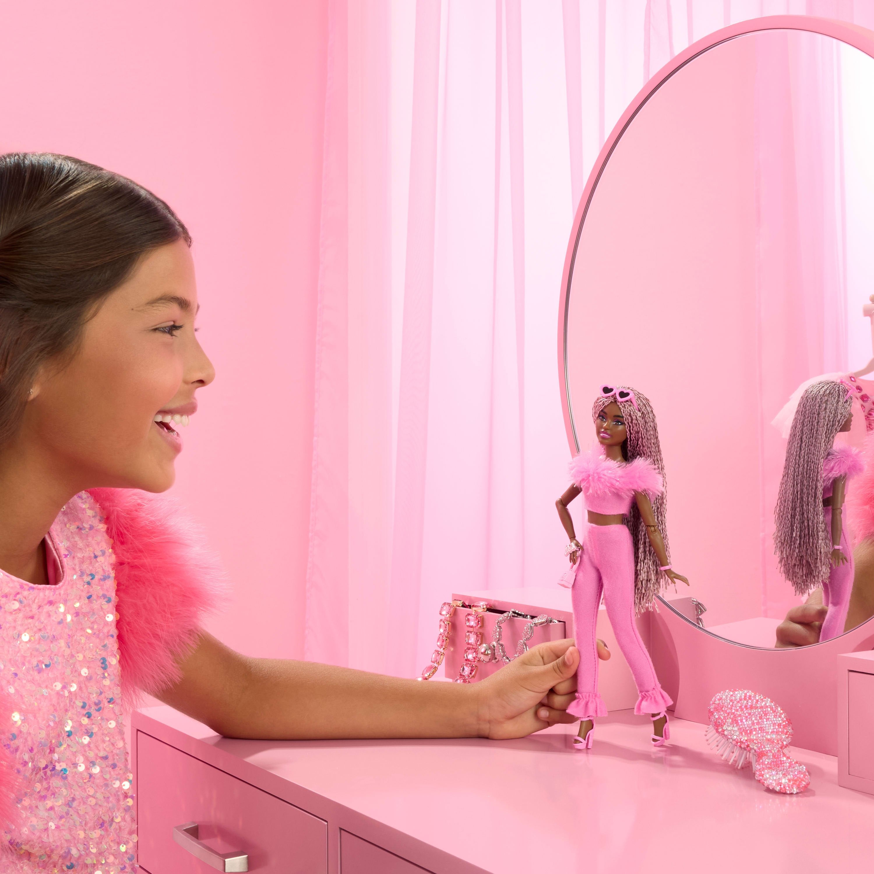 EAN 0194735255962 - Barbie Fashionistas HYV28 muñeca imagen 4