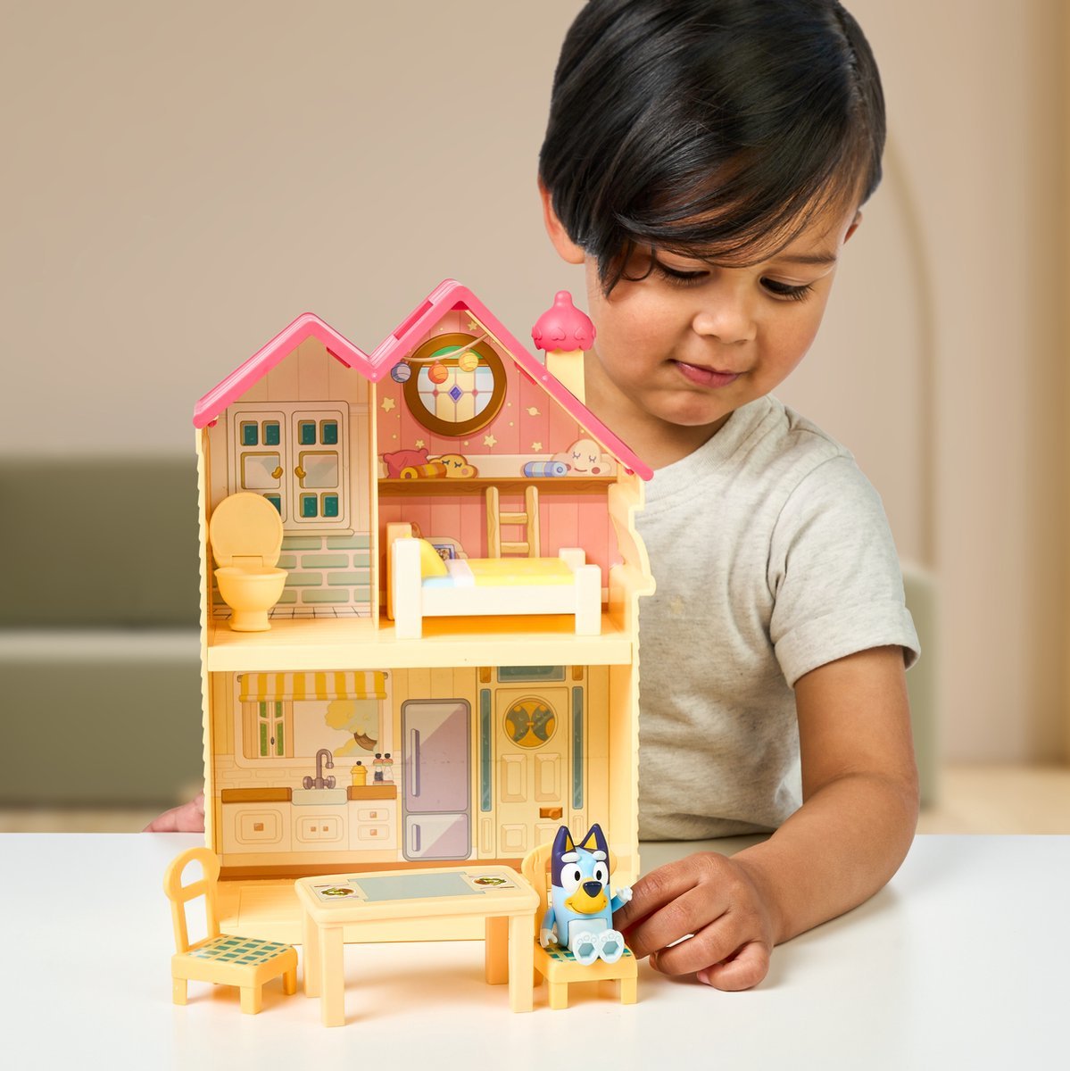 EAN 0630996176146 - Moose Toys Bluey Mini Heelers Home imagen 5