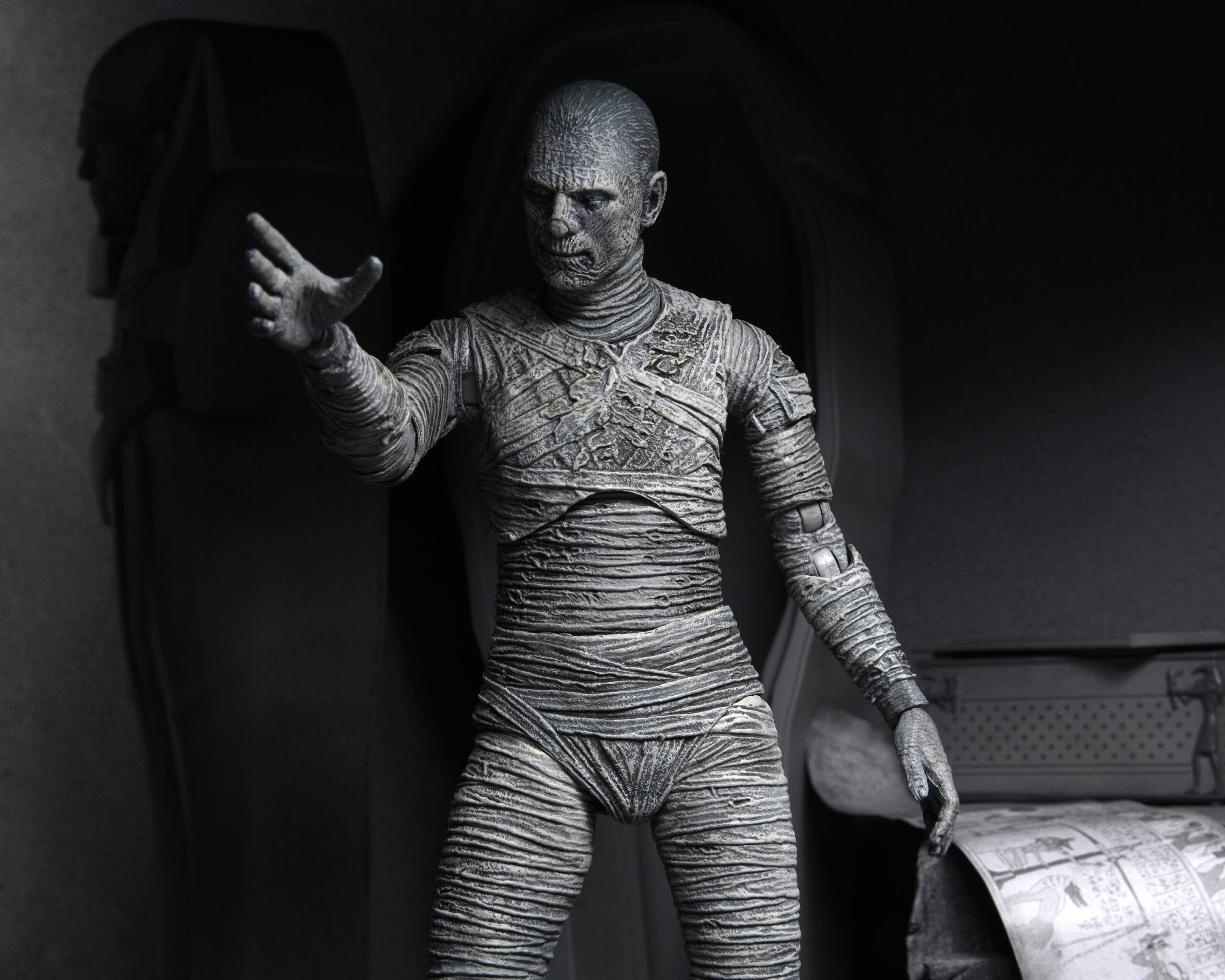 Figura Ultimate Mummy Black And White Universal Monsters 18cm