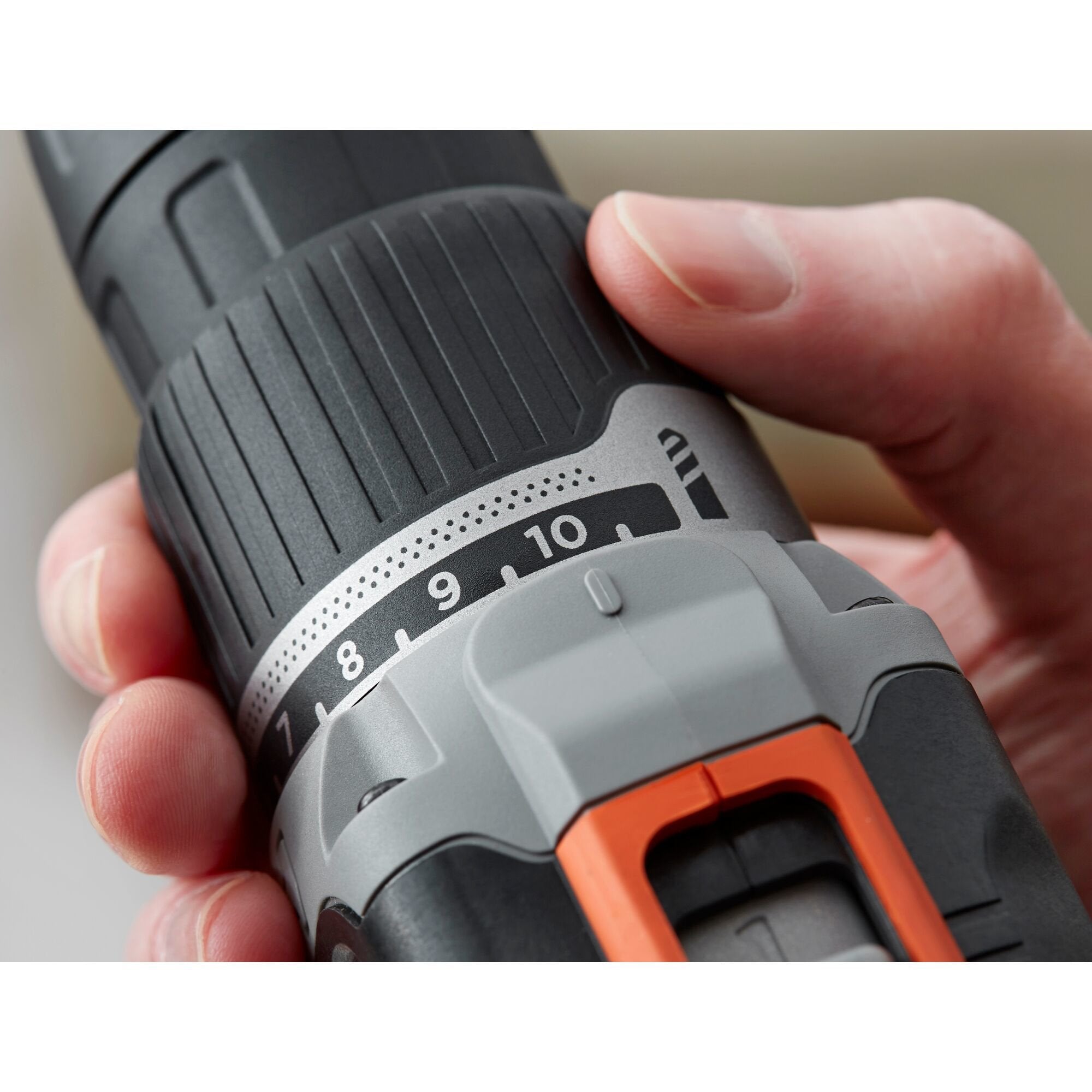 Taladro Black & Decker Bcd003c2k-Qw  1400 Rpm Sin Llave Negro, Rojo