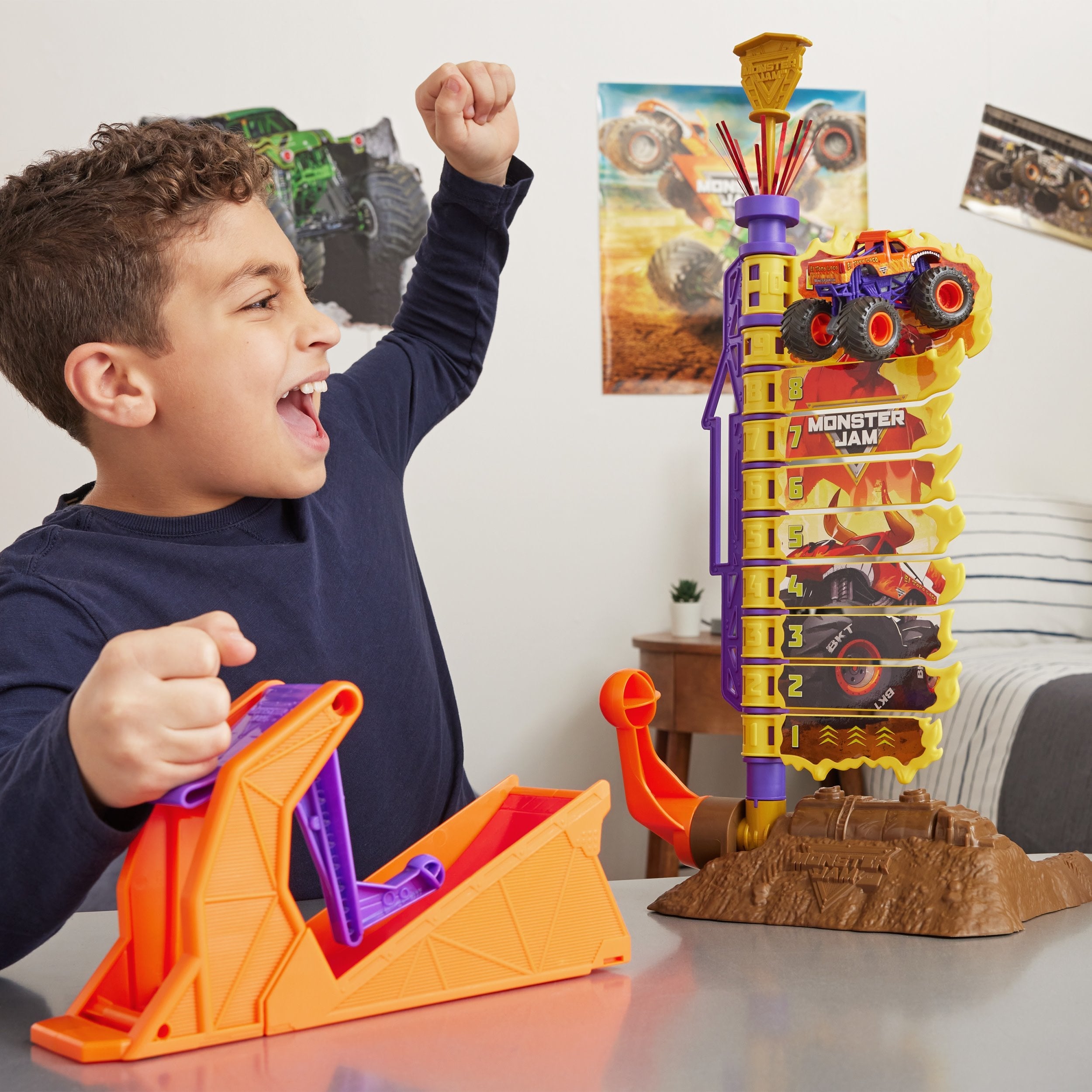 Spin Master Monster Jam - Big Air Challenge Con El Toro Loco, 6045029
