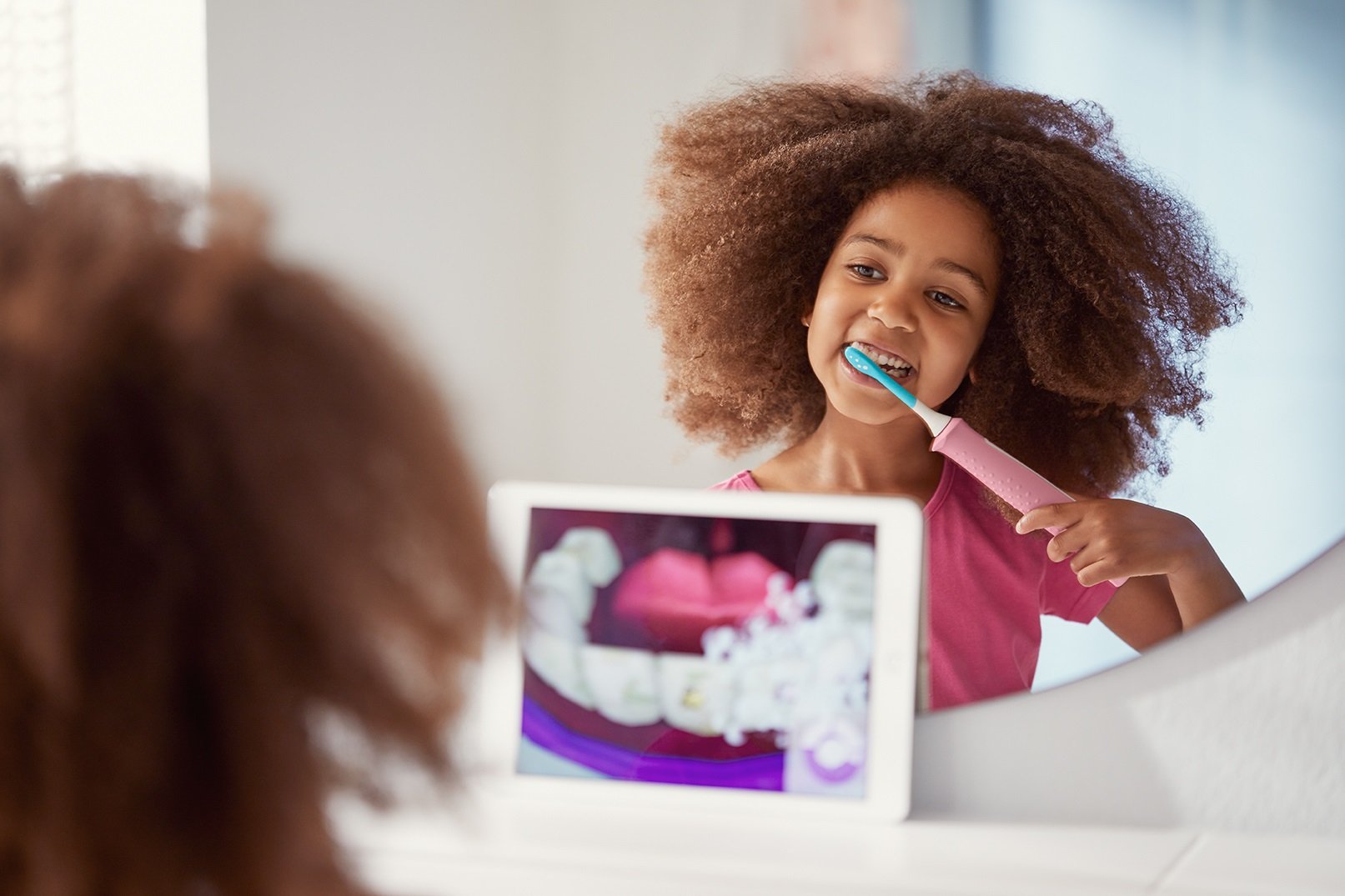 EAN 8710103931096 - Philips Sonicare For Kids HX6352/42 cepillo eléctrico para dientes Niño Cepillo dental sónico Rosa imagen 3