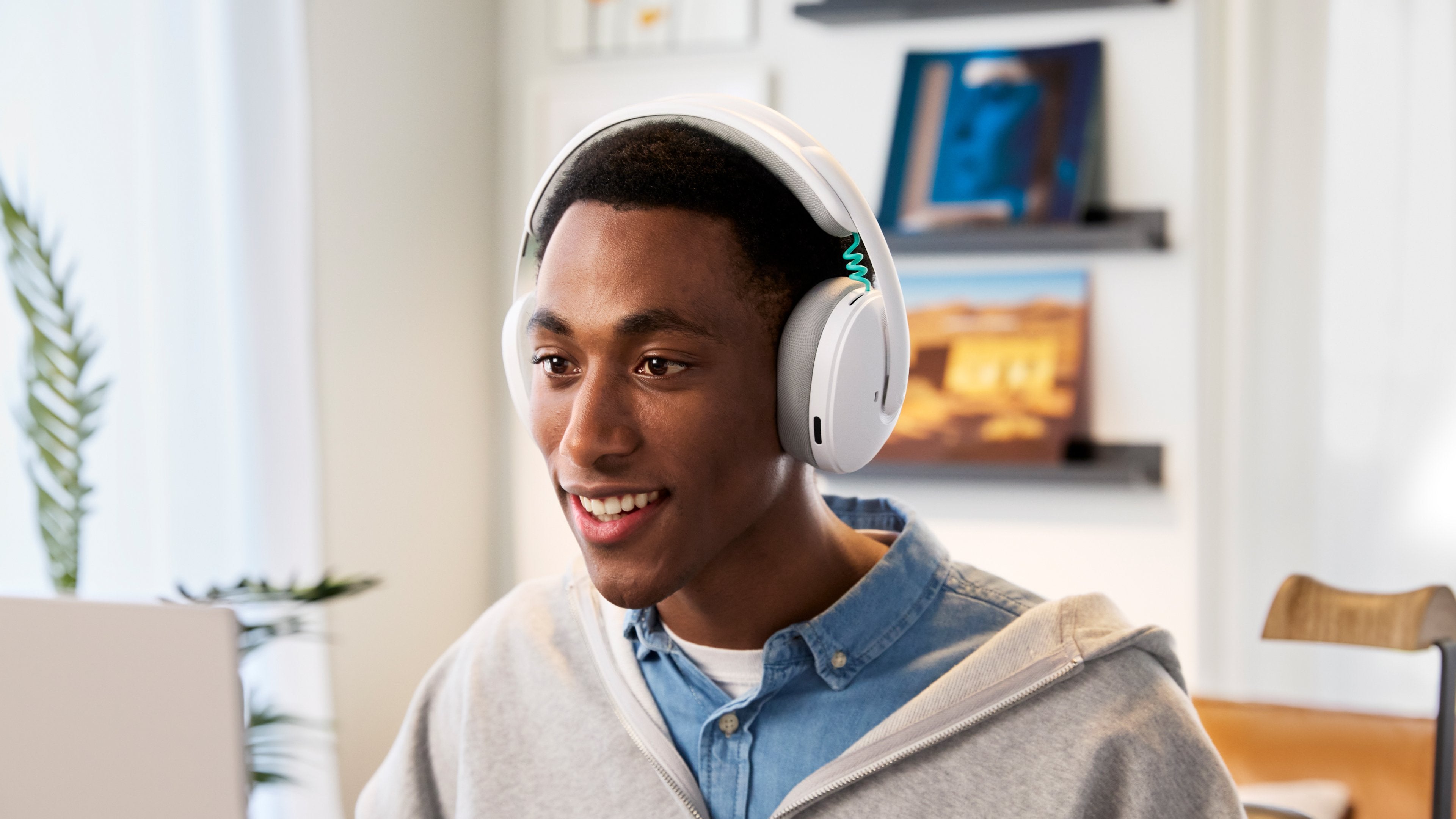 EAN 5099206129849 - Logitech G G325 LIGHTSPEED Auriculares Inalámbrico Diadema Juego USB Tipo C Bluetooth Blanco imagen 7