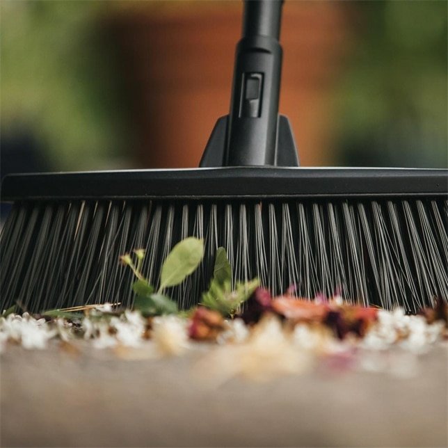 EAN 6411501310378 - Fiskars 1025921 escoba Exterior Negro imagen 4