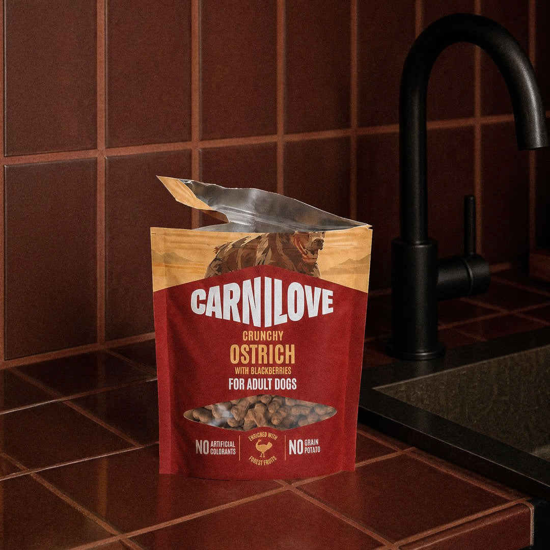 EAN 8595602582587 - CARNILOVE 103100796 premio y golosina para perro y gato Snacks Avestruz 200 g imagen 2