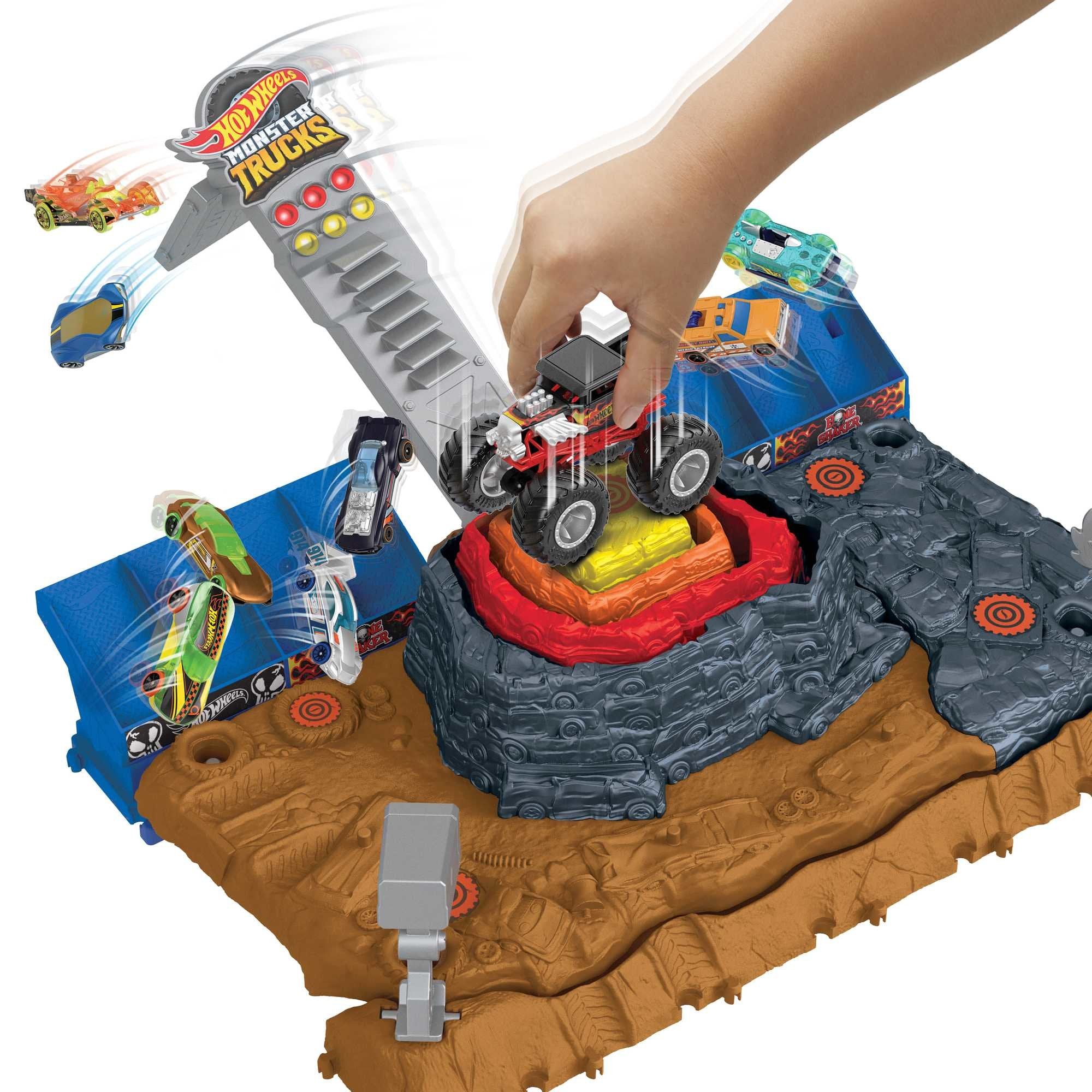 Hot Wheels Monster Trucks Arena World Evento Principal: Bone Shaker'S Ultimate Crush Yard Hnb96
