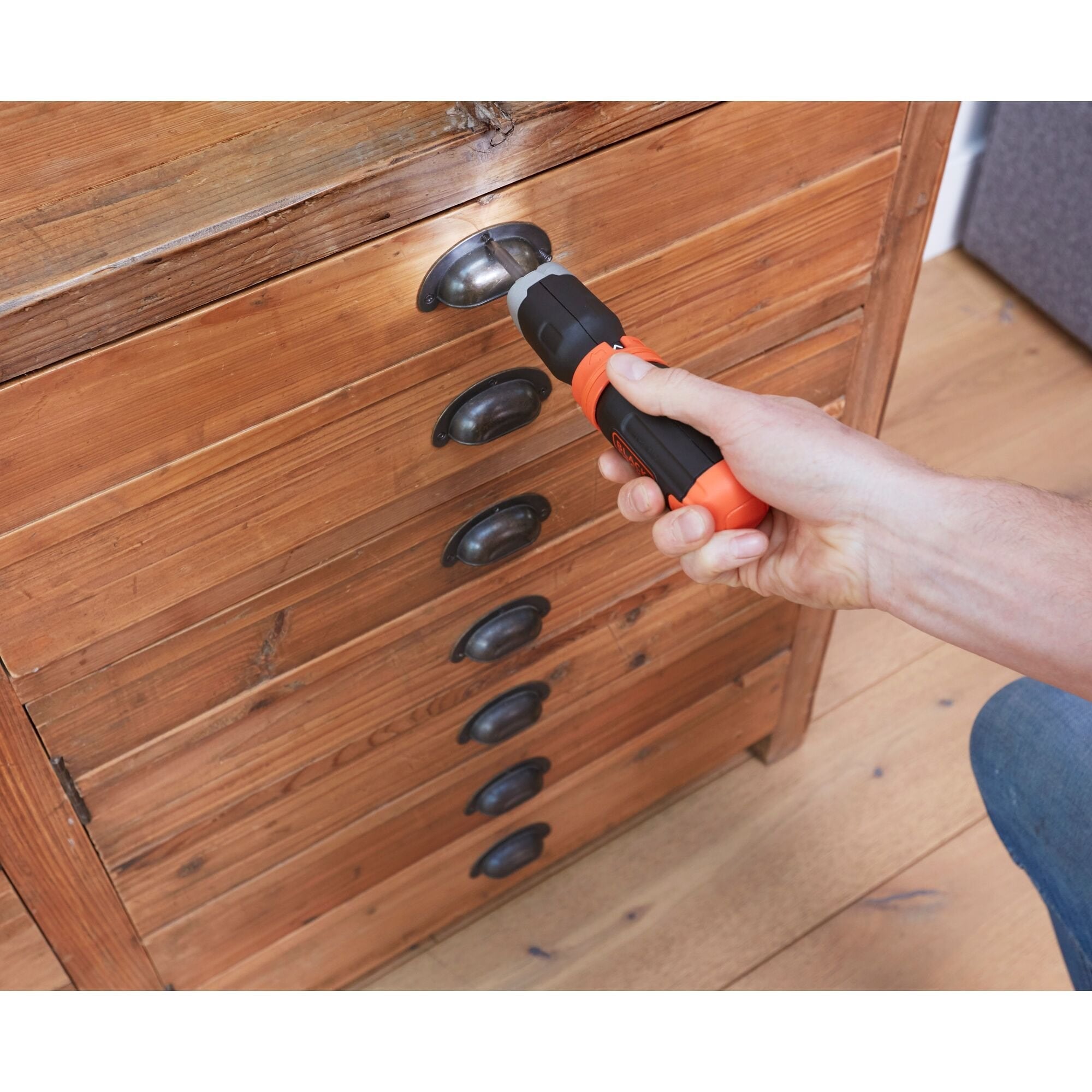 Black & Decker Bcf601c-Xj Atornillador 6v 5nm + 5 Puntas